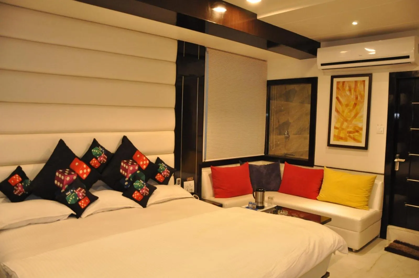 Bedroom, Bed in Vijan Palace