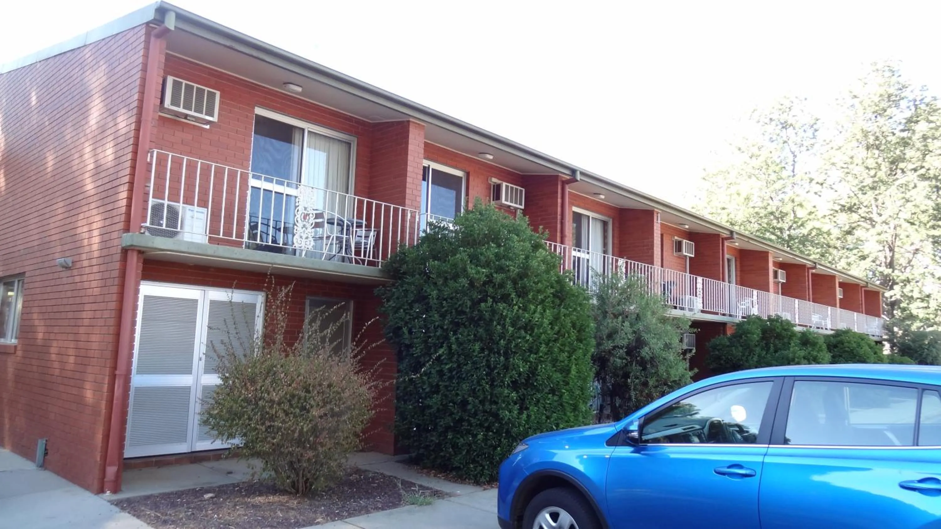 Property building in Corowa Golf Club Motel