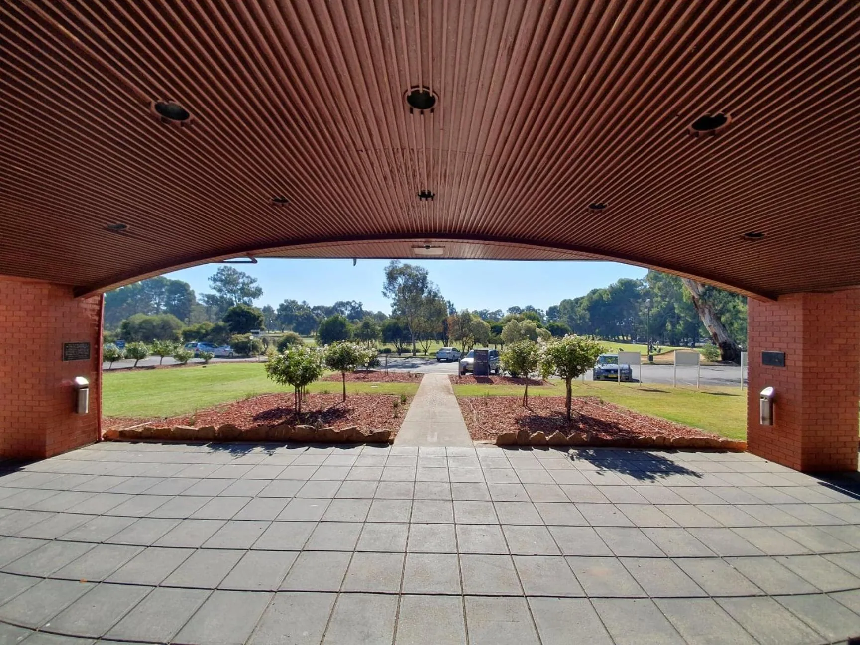 Garden in Corowa Golf Club Motel
