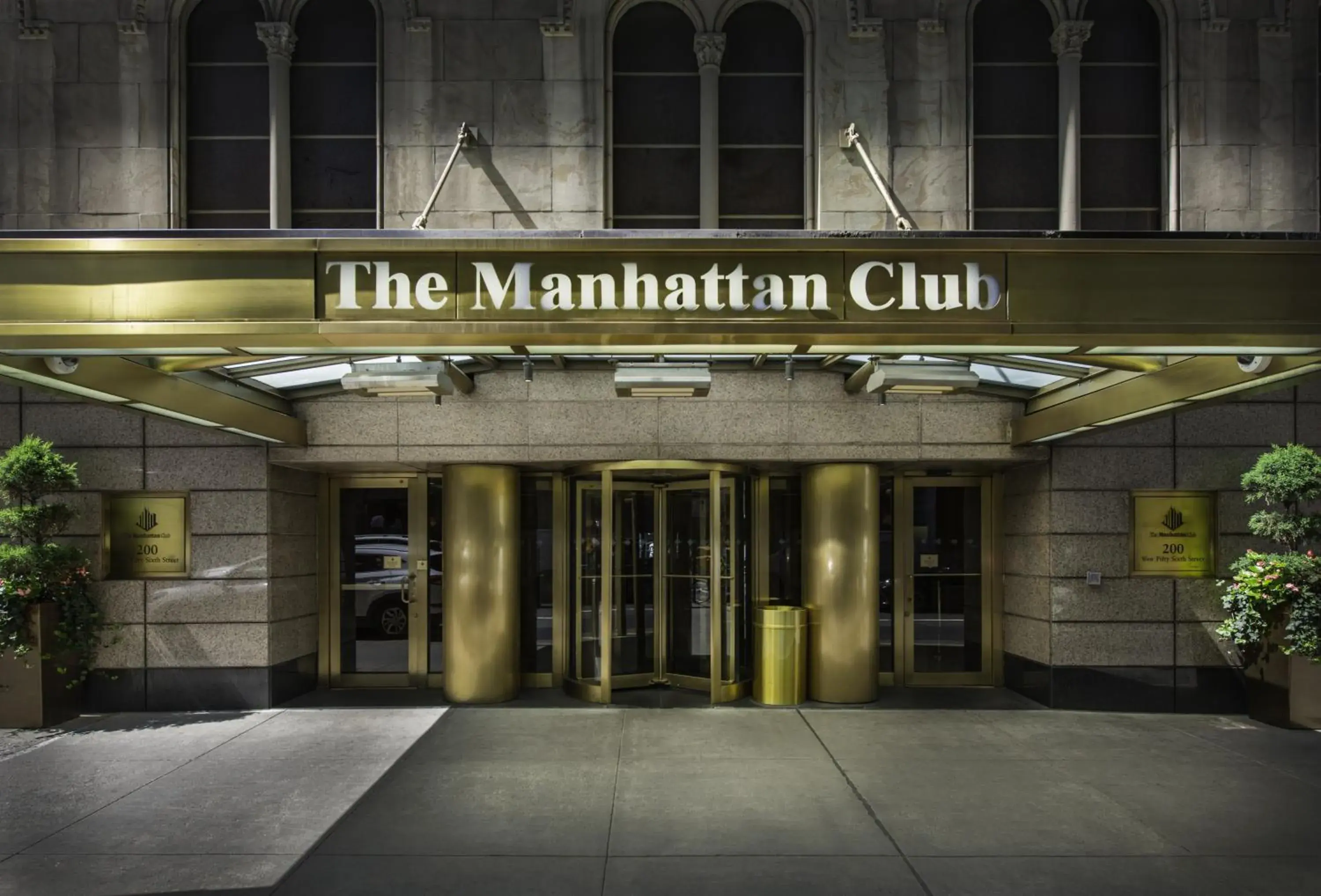 Facade/entrance in The Manhattan Club Facade/entrance in The Manhattan Club