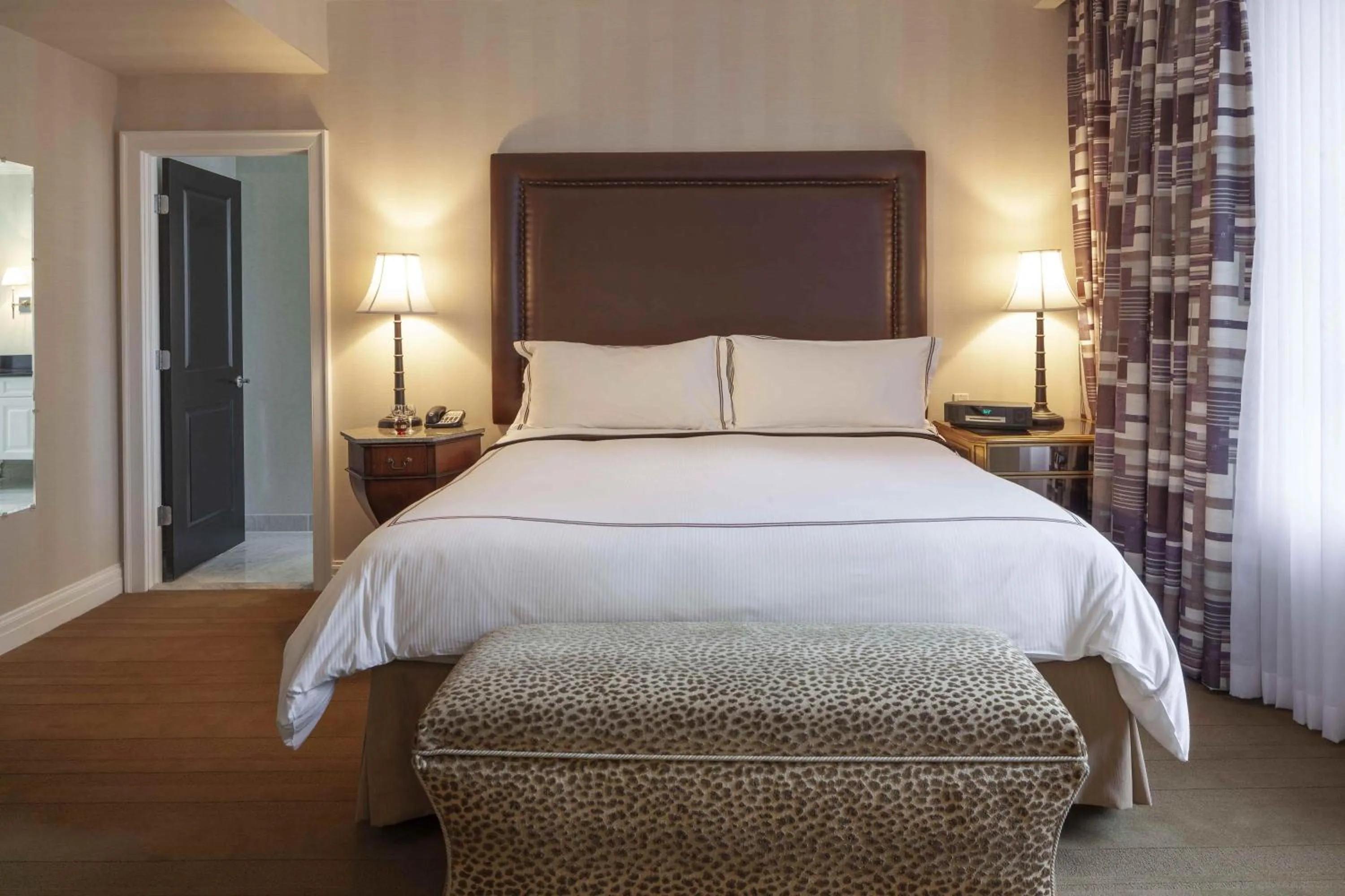 Bedroom, Bed in The Manhattan Club