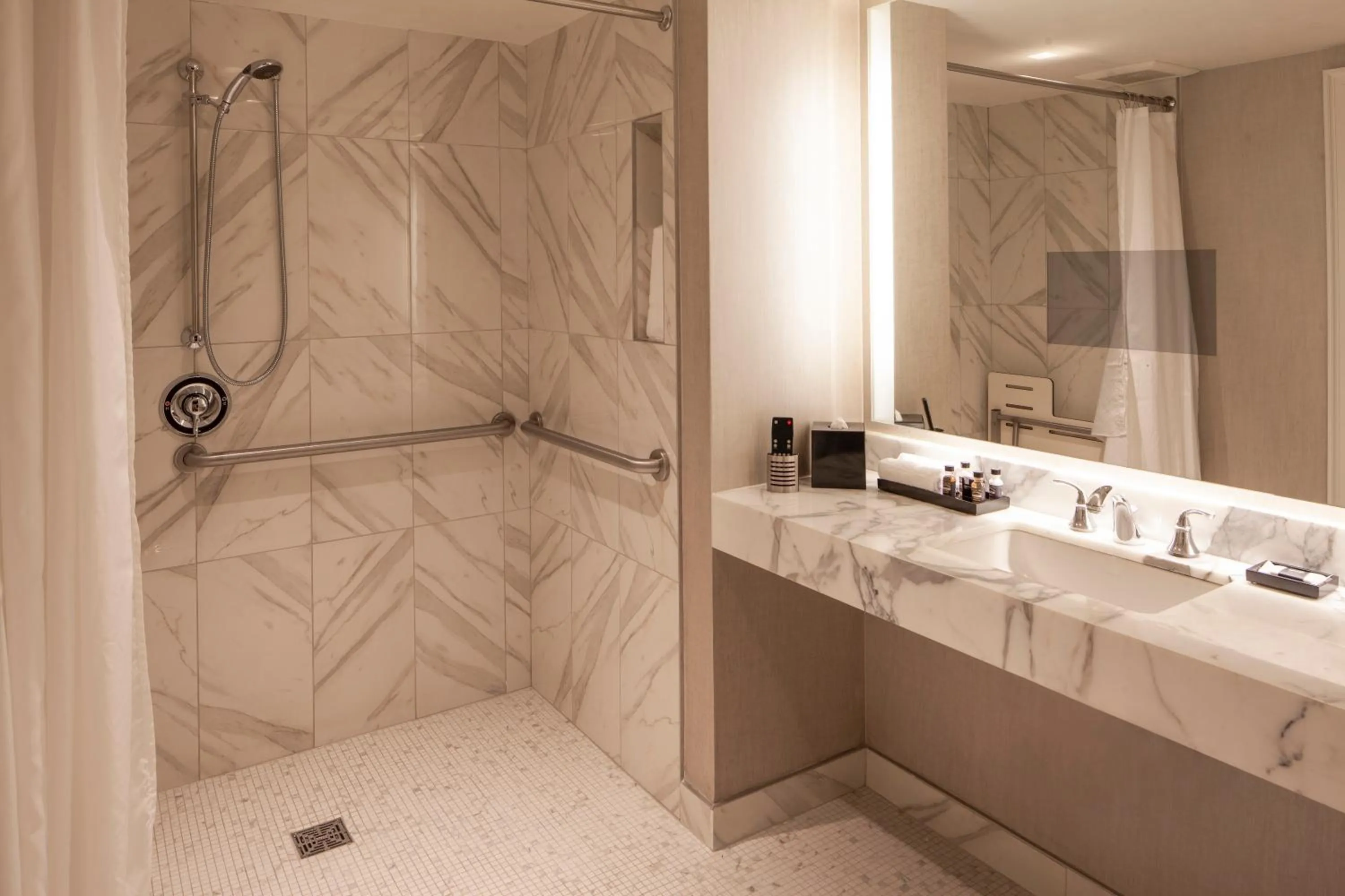 Shower in The Manhattan Club