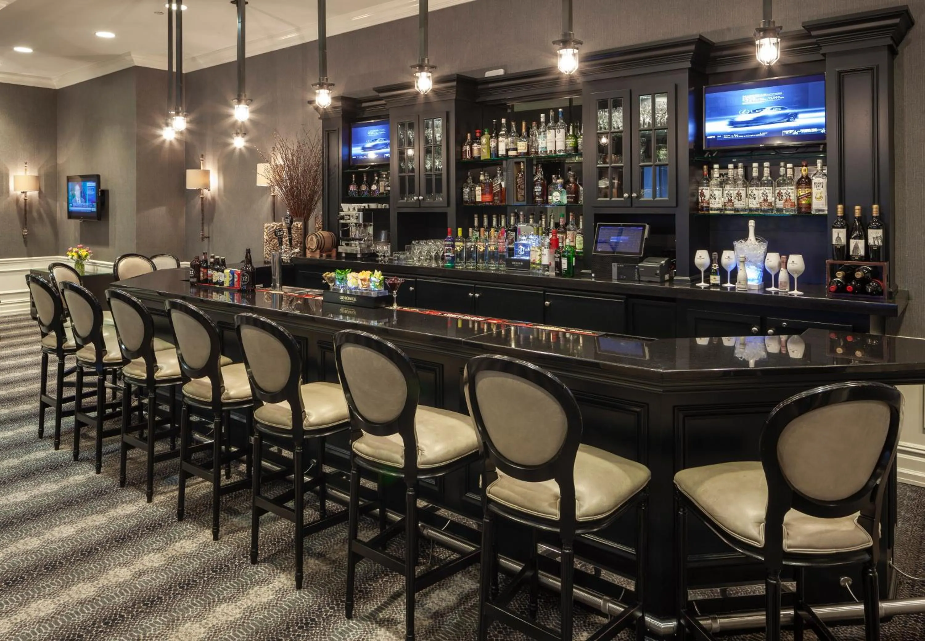 Lounge or bar in The Manhattan Club