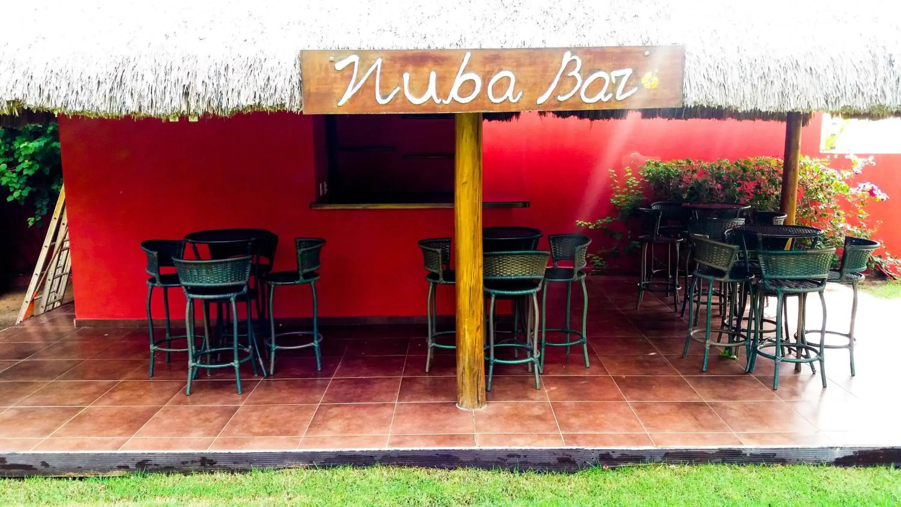 Lounge or bar in Long Beach Lounge or bar in Long Beach