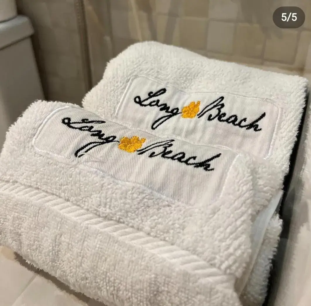 Bungalow with Garden View in Long Beach Bungalow with Garden View in Long Beach