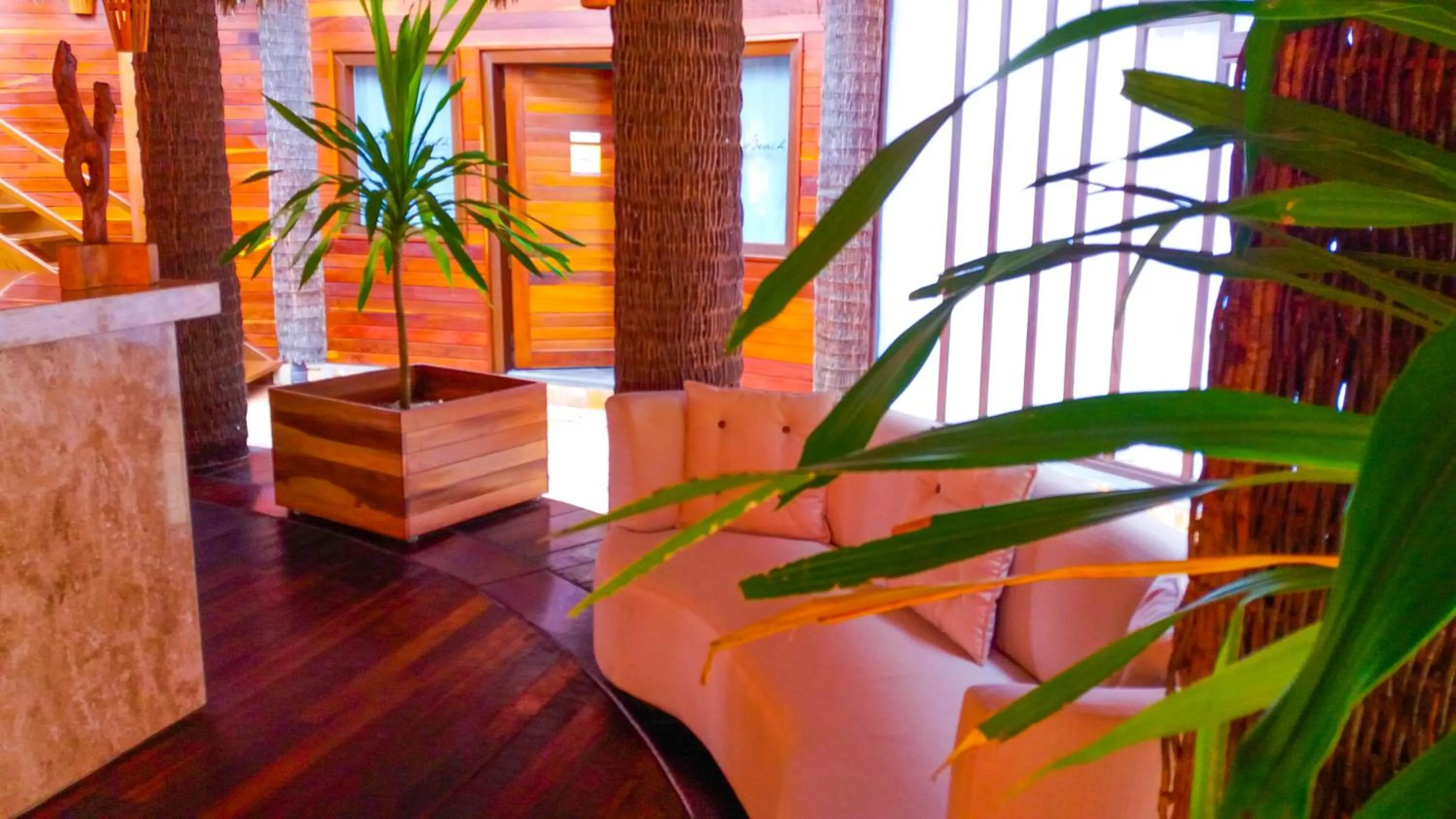 Lobby or reception in Long Beach