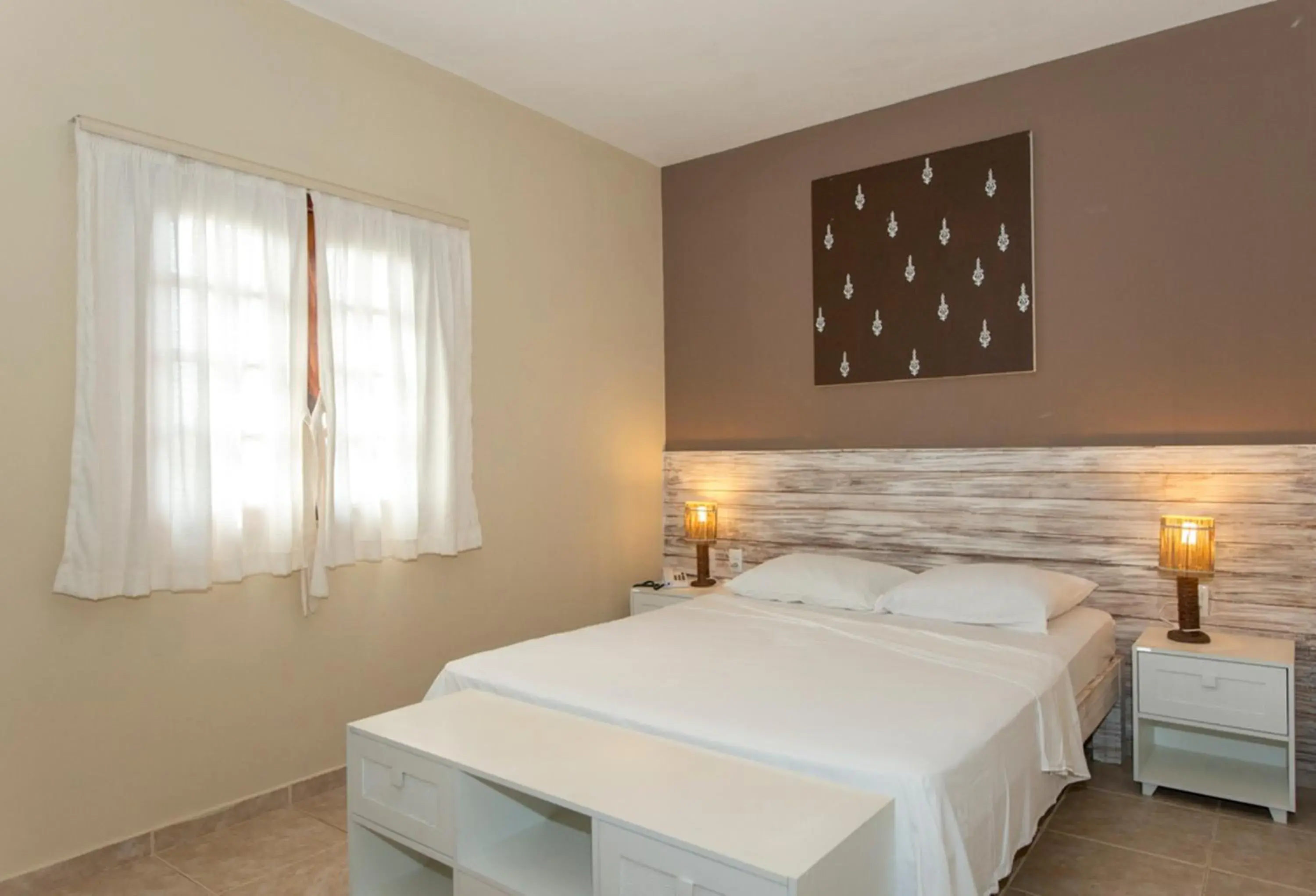 Bed in Long Beach Bed in Long Beach