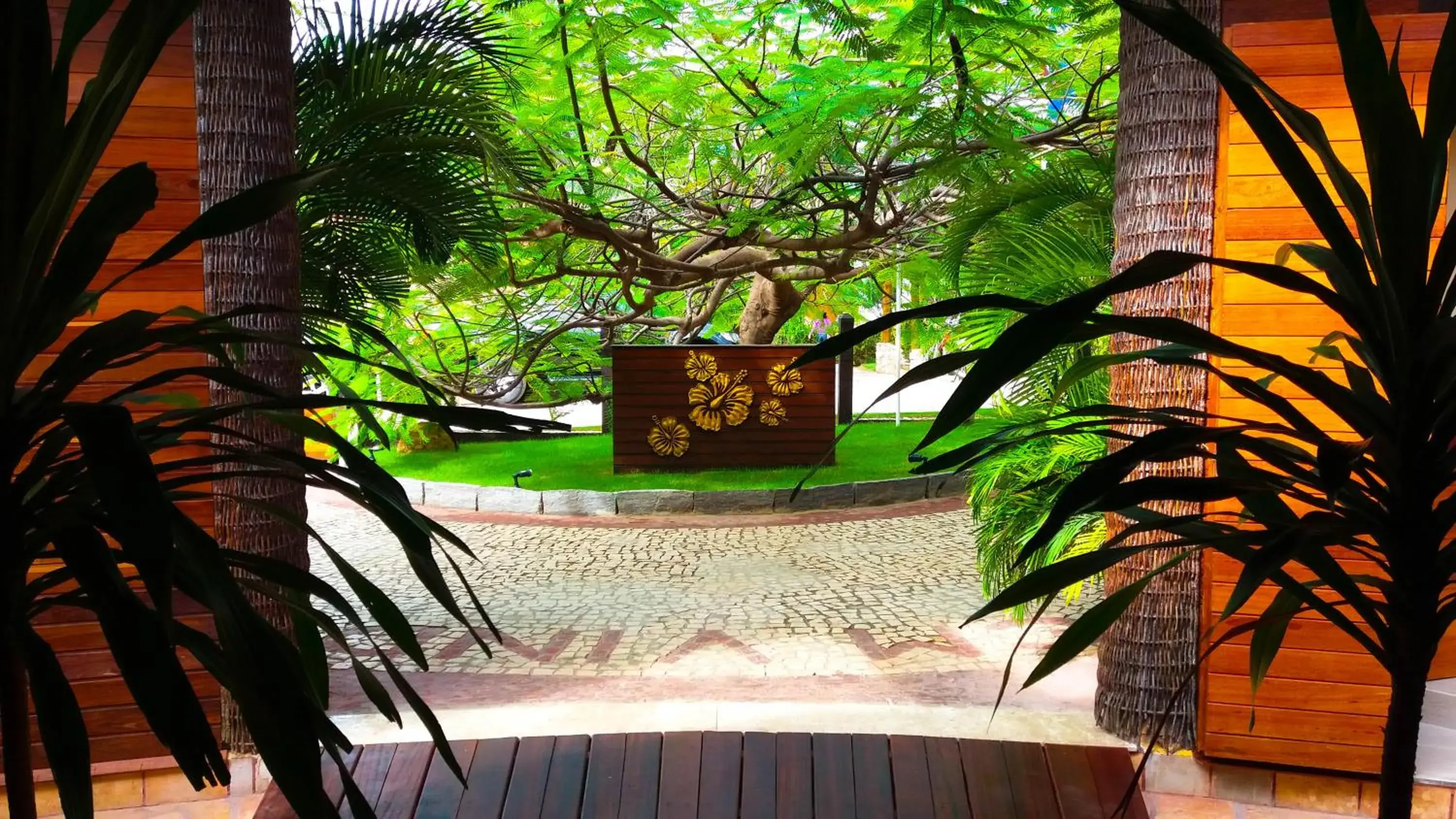 Facade/entrance in Long Beach Facade/entrance in Long Beach