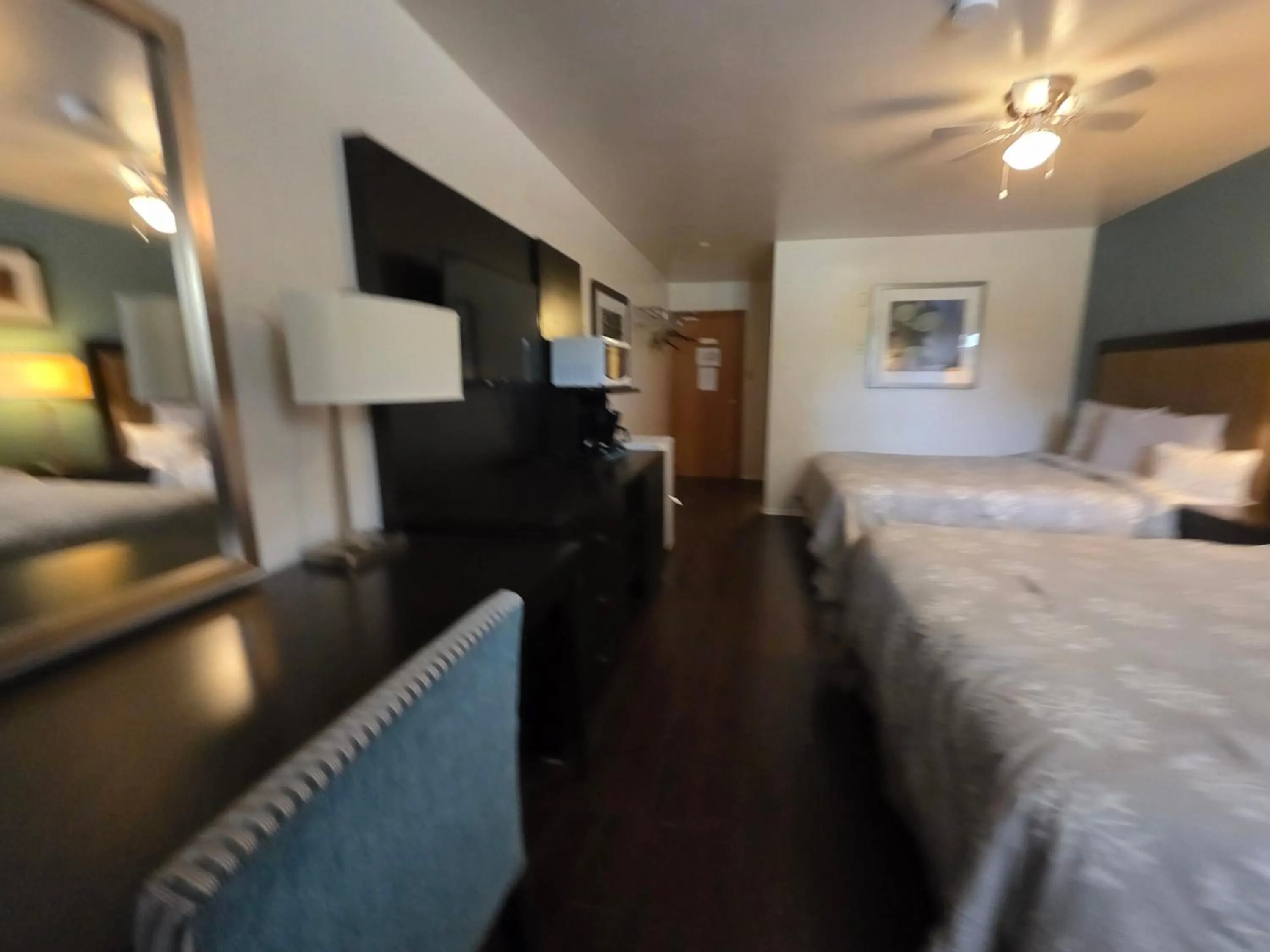 Bed in Shenstone Motor Inn and Restaurant