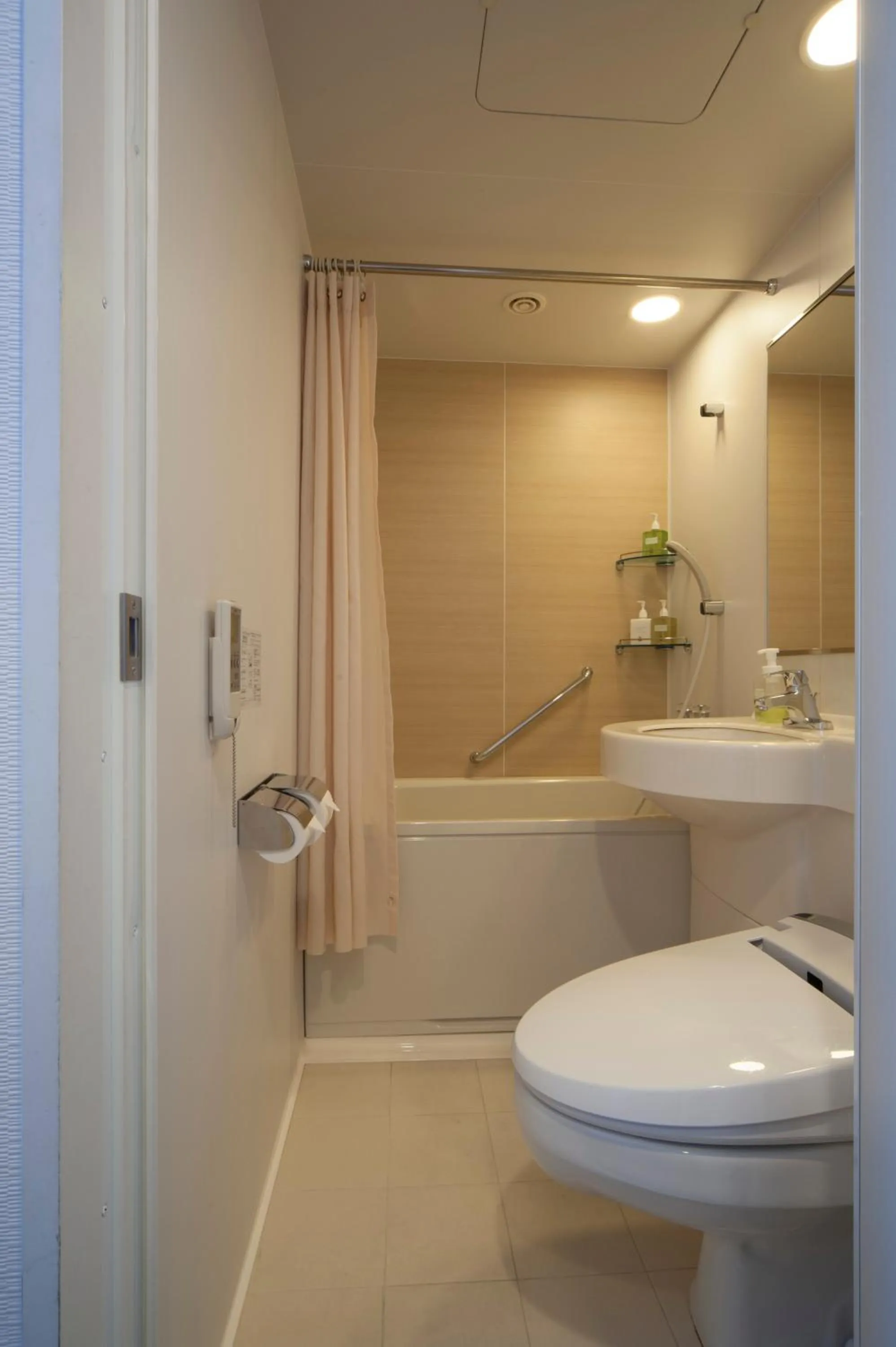 Bathroom in Hotel Granvia Osaka-JR Hotel Group