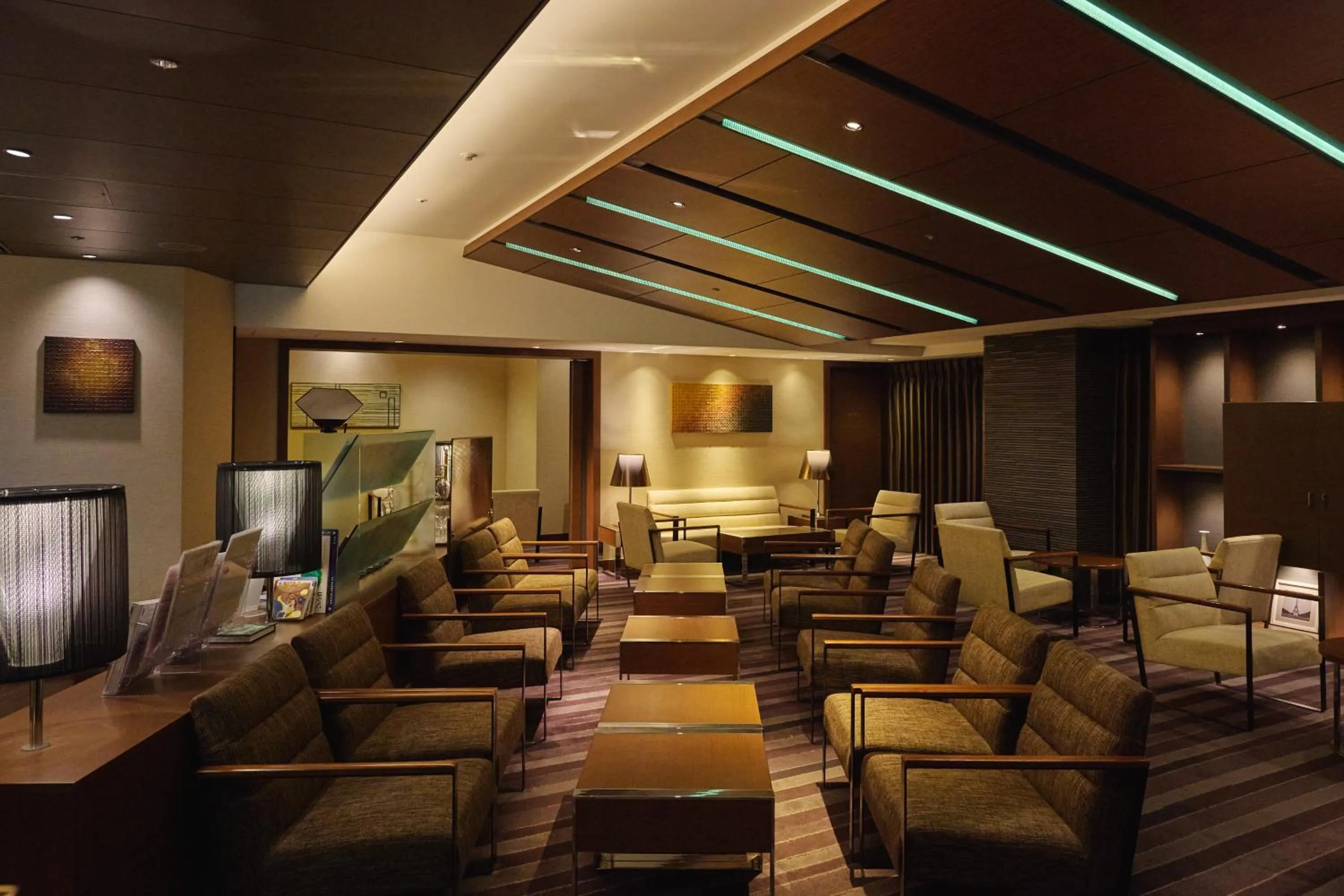 Lounge or bar in Hotel Granvia Osaka-JR Hotel Group