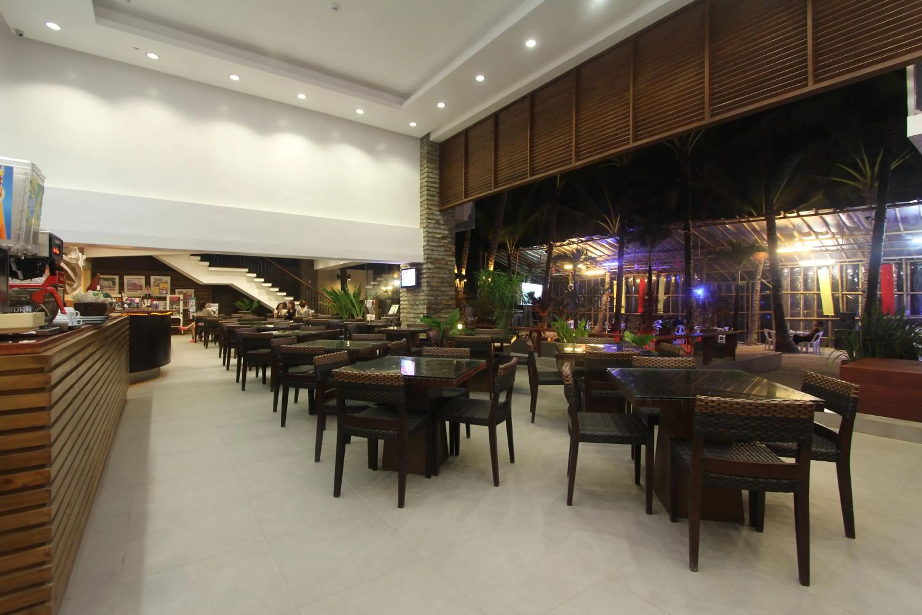 Restaurant/places to eat in Crown Regency Beach Resort