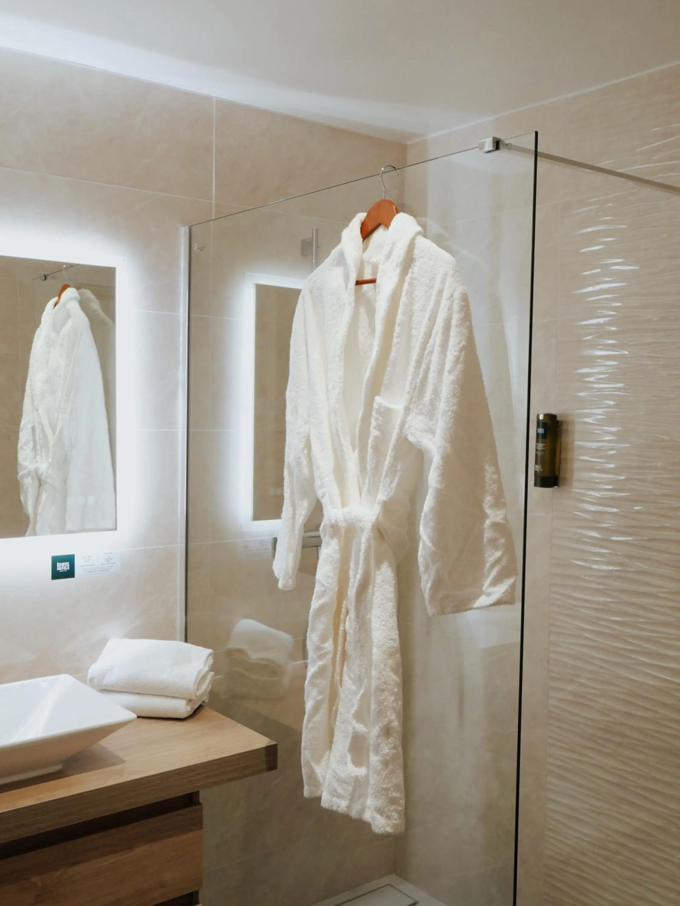 Bathroom in Logis Le Clos Deauville Saint Gatien