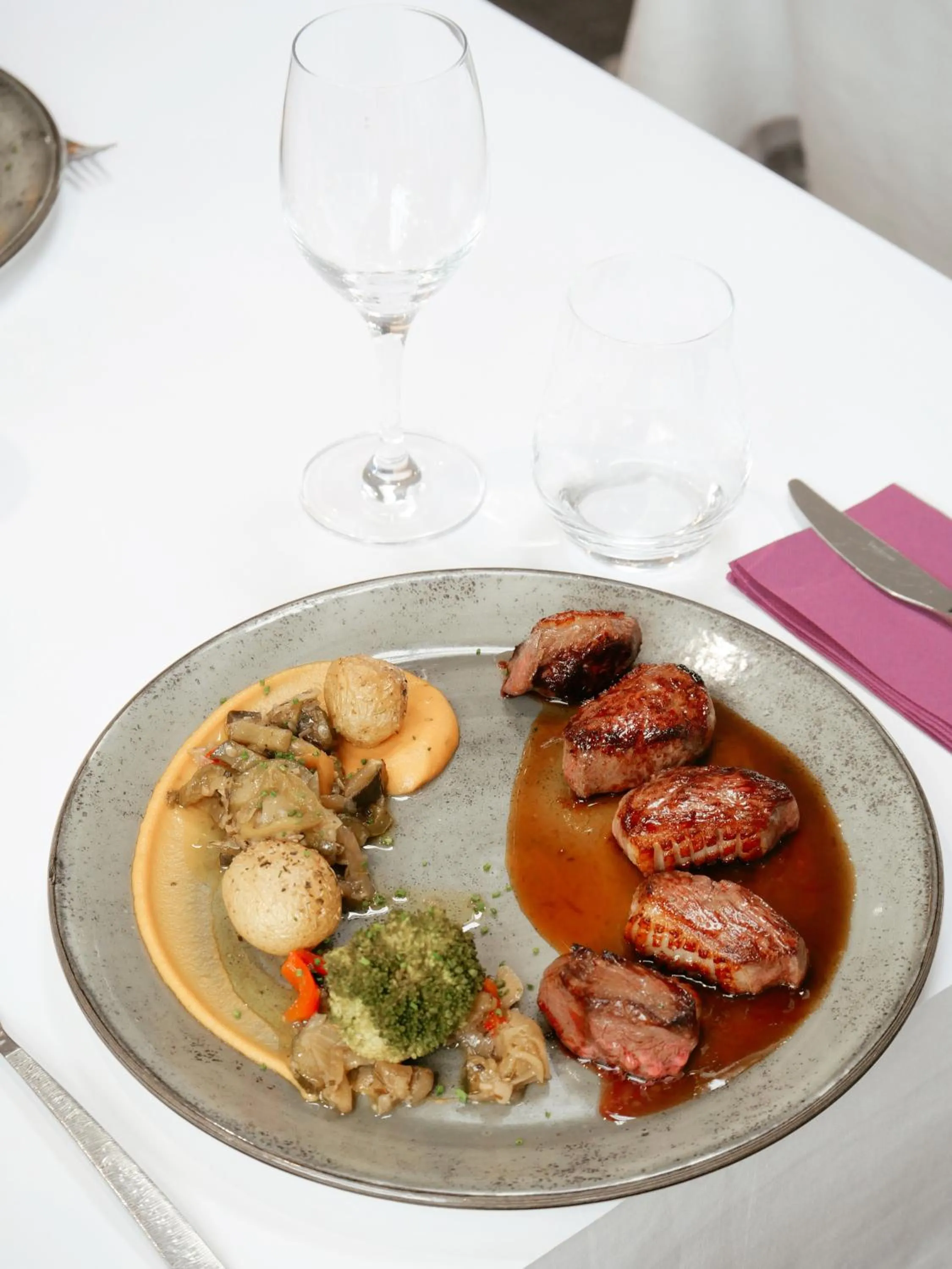 Restaurant/places to eat in Logis Le Clos Deauville Saint Gatien