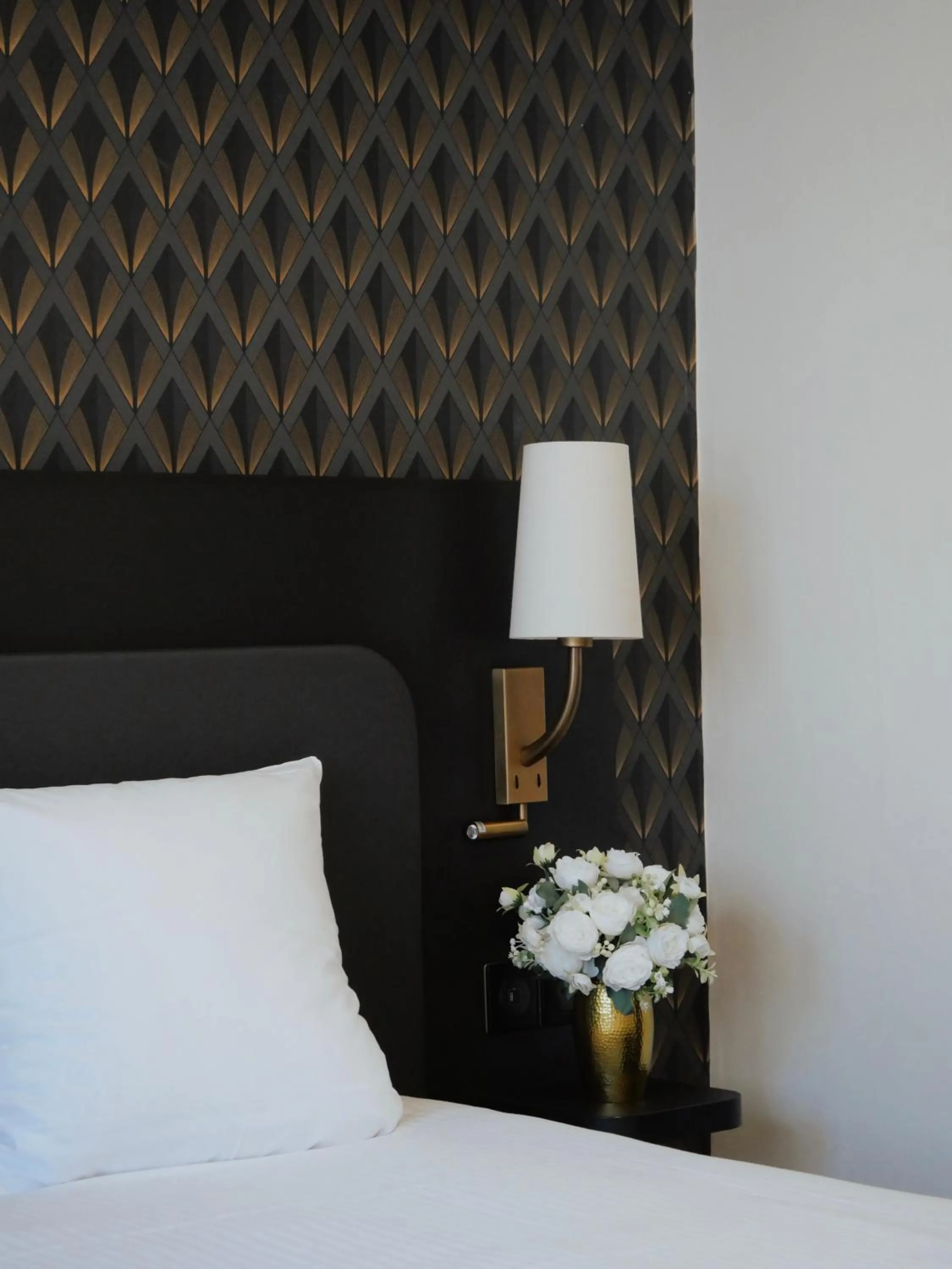 Bedroom, Bed in Logis Le Clos Deauville Saint Gatien