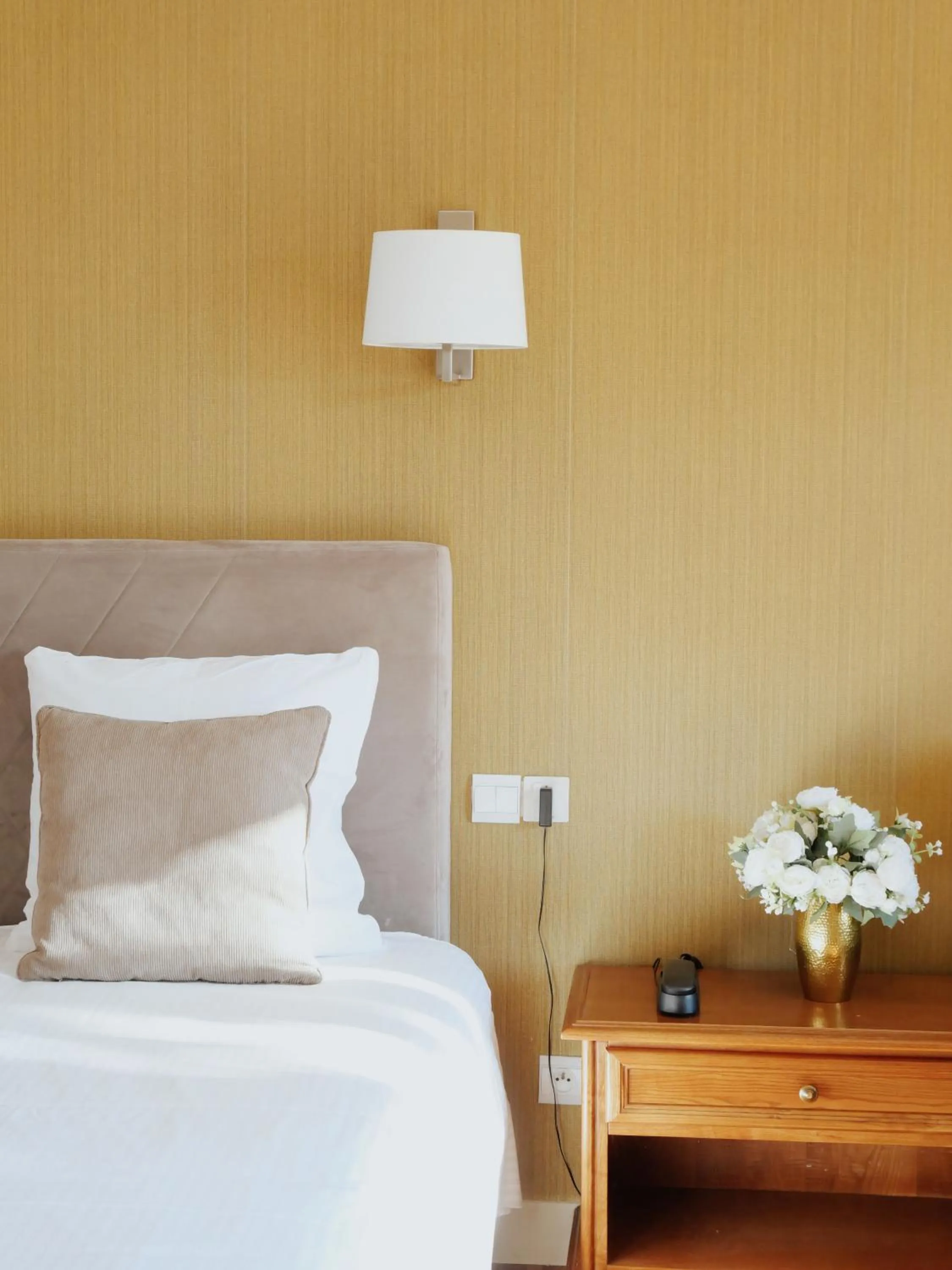 Bedroom, Bed in Logis Le Clos Deauville Saint Gatien