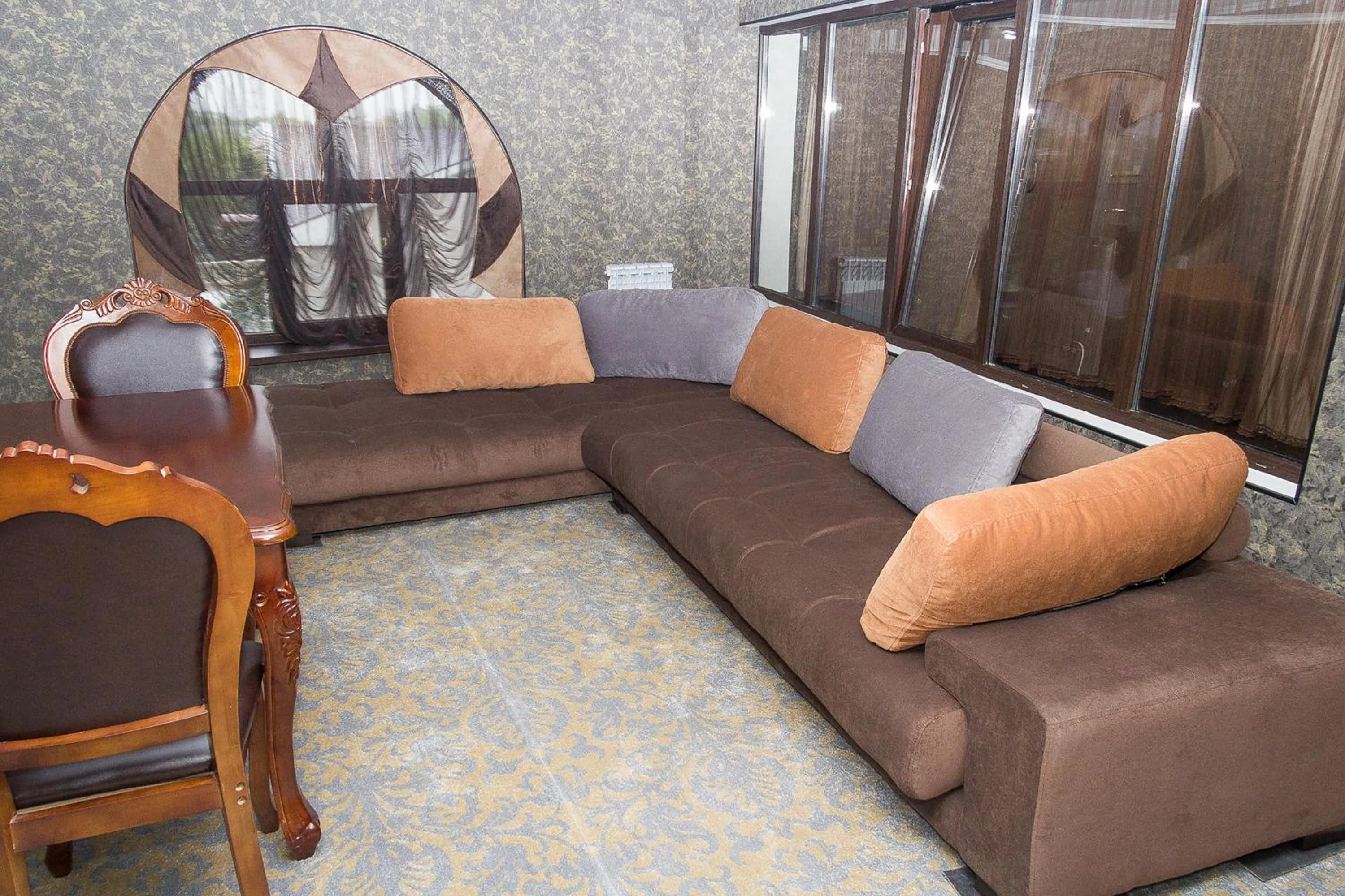 Living room in Salut Hotel Almaty