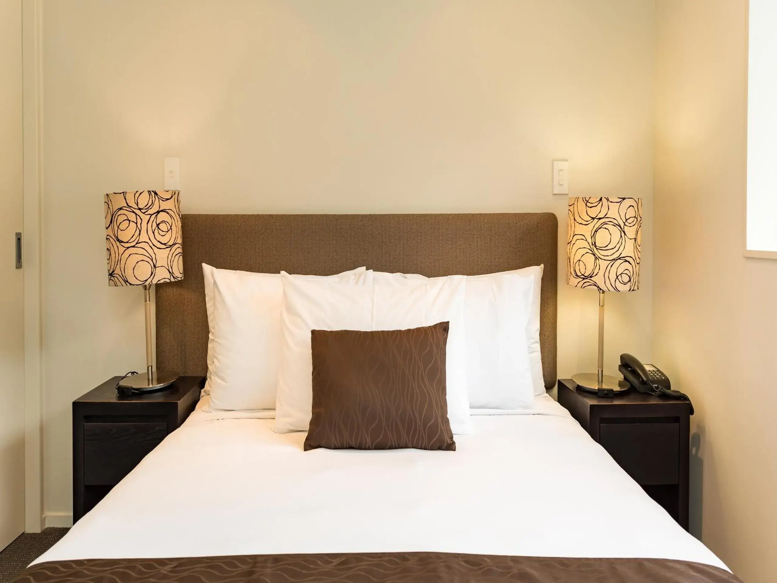 Garden view, Bed in Sea Spray Suites Garden view, Bed in Sea Spray Suites