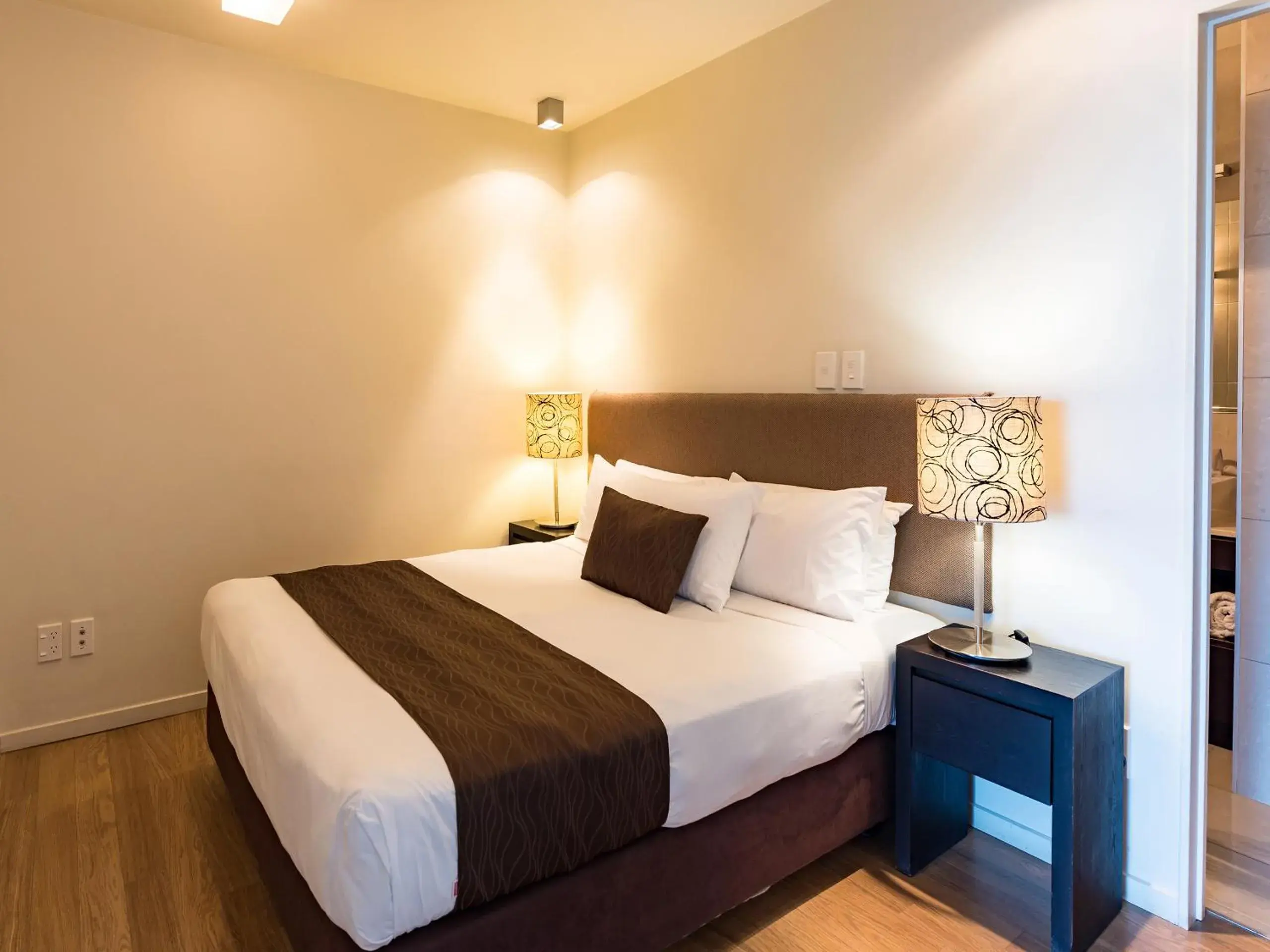 Bedroom, Bed in Sea Spray Suites Bedroom, Bed in Sea Spray Suites