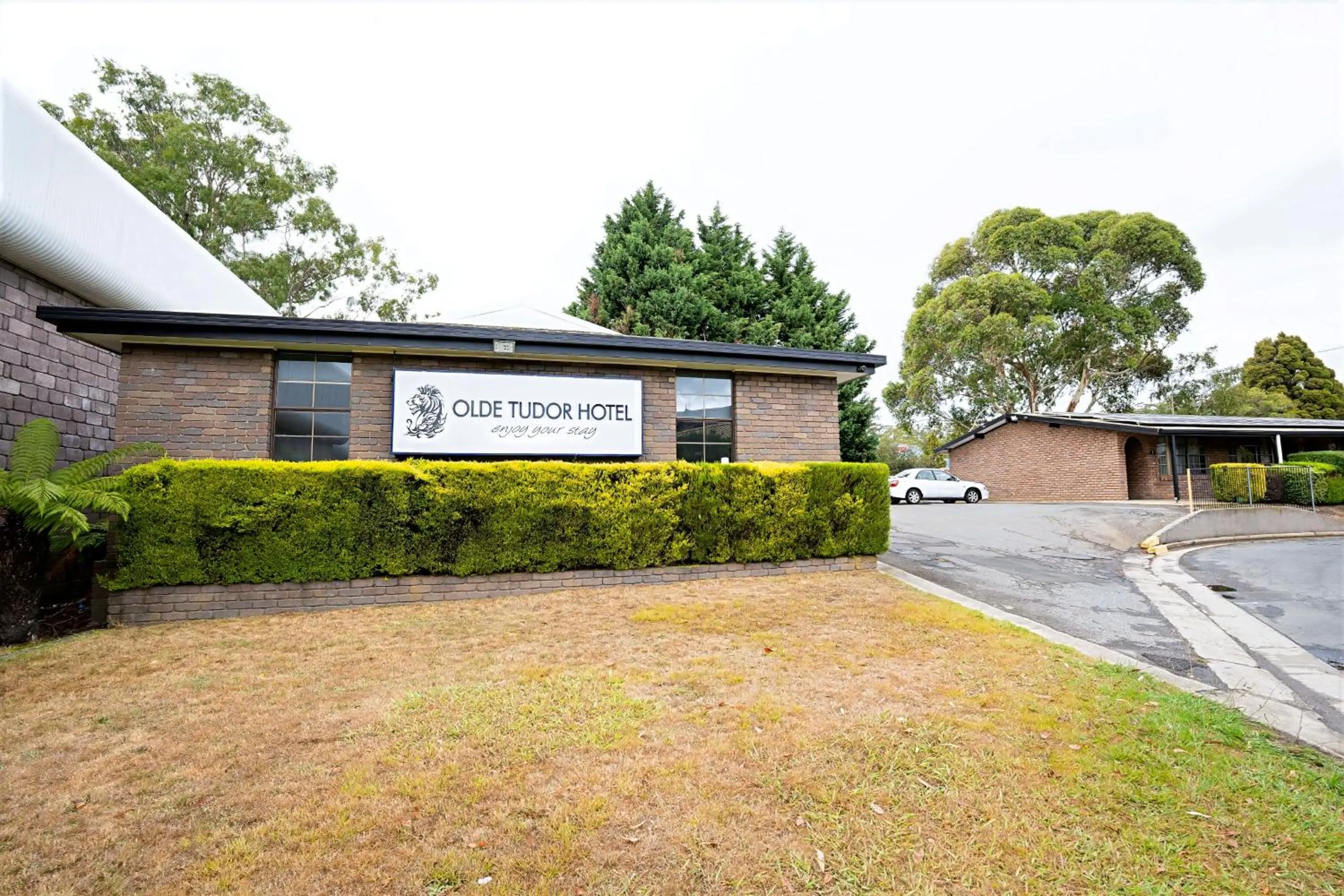 Property building in Olde Tudor Hotel