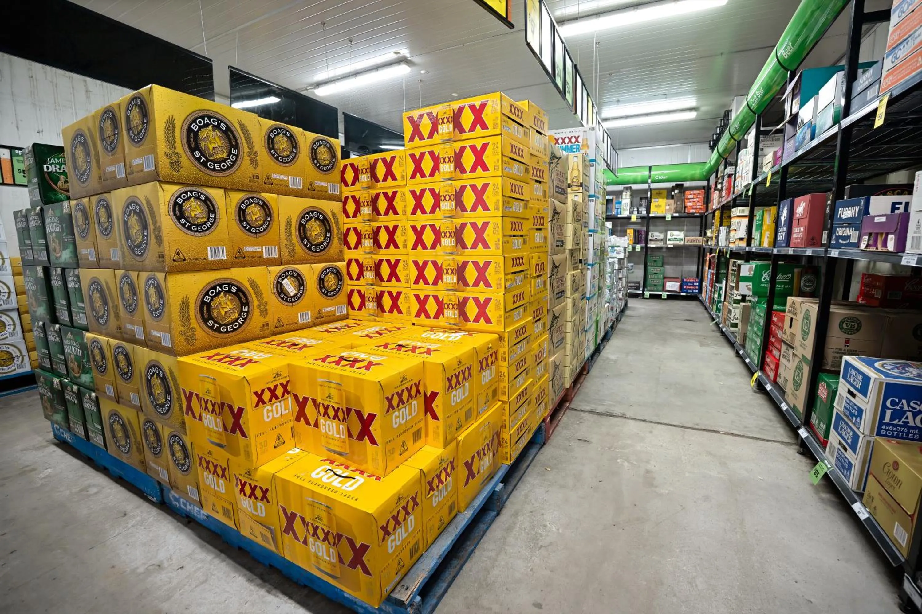 Alcoholic drinks in Olde Tudor Hotel