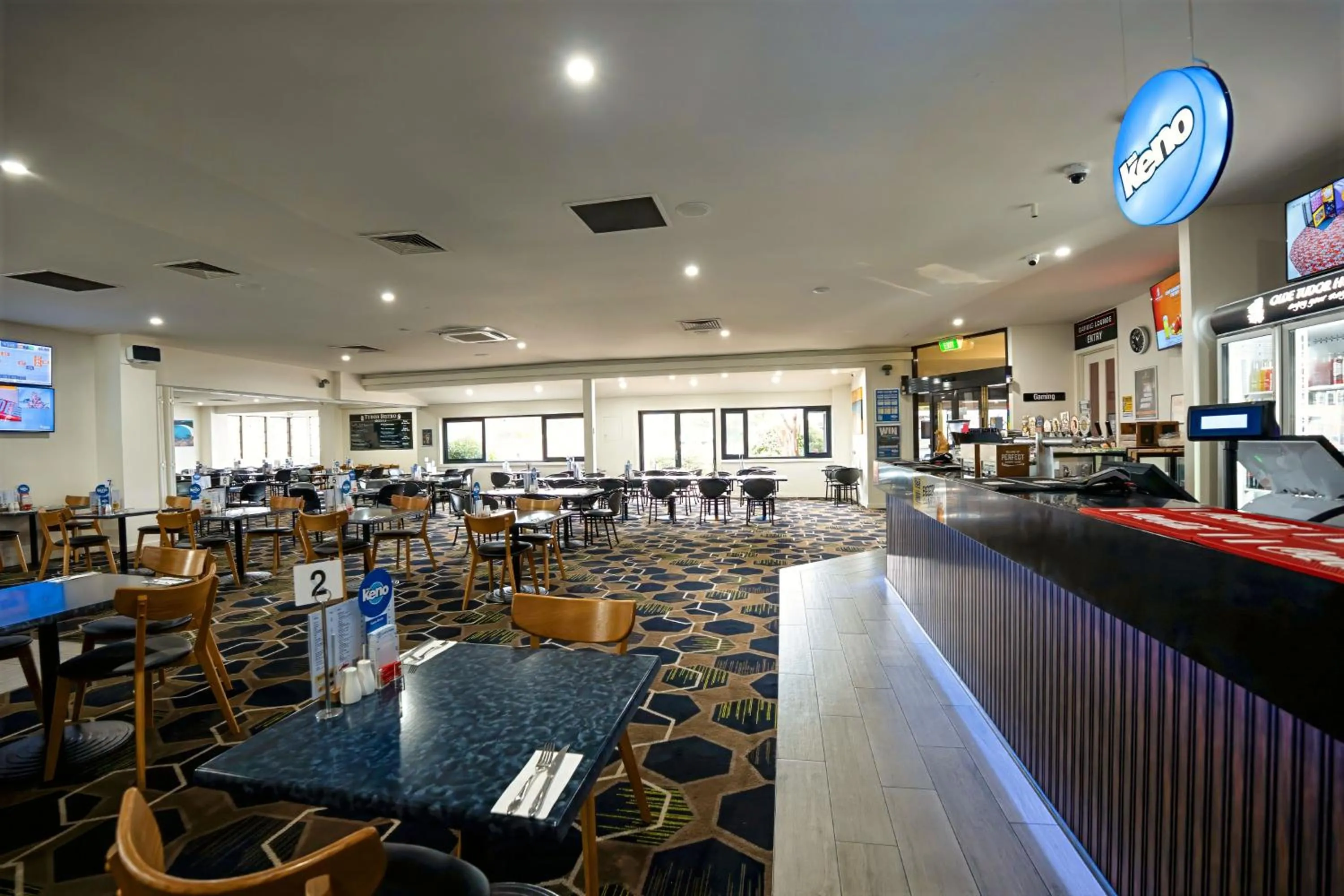 Dining area in Olde Tudor Hotel