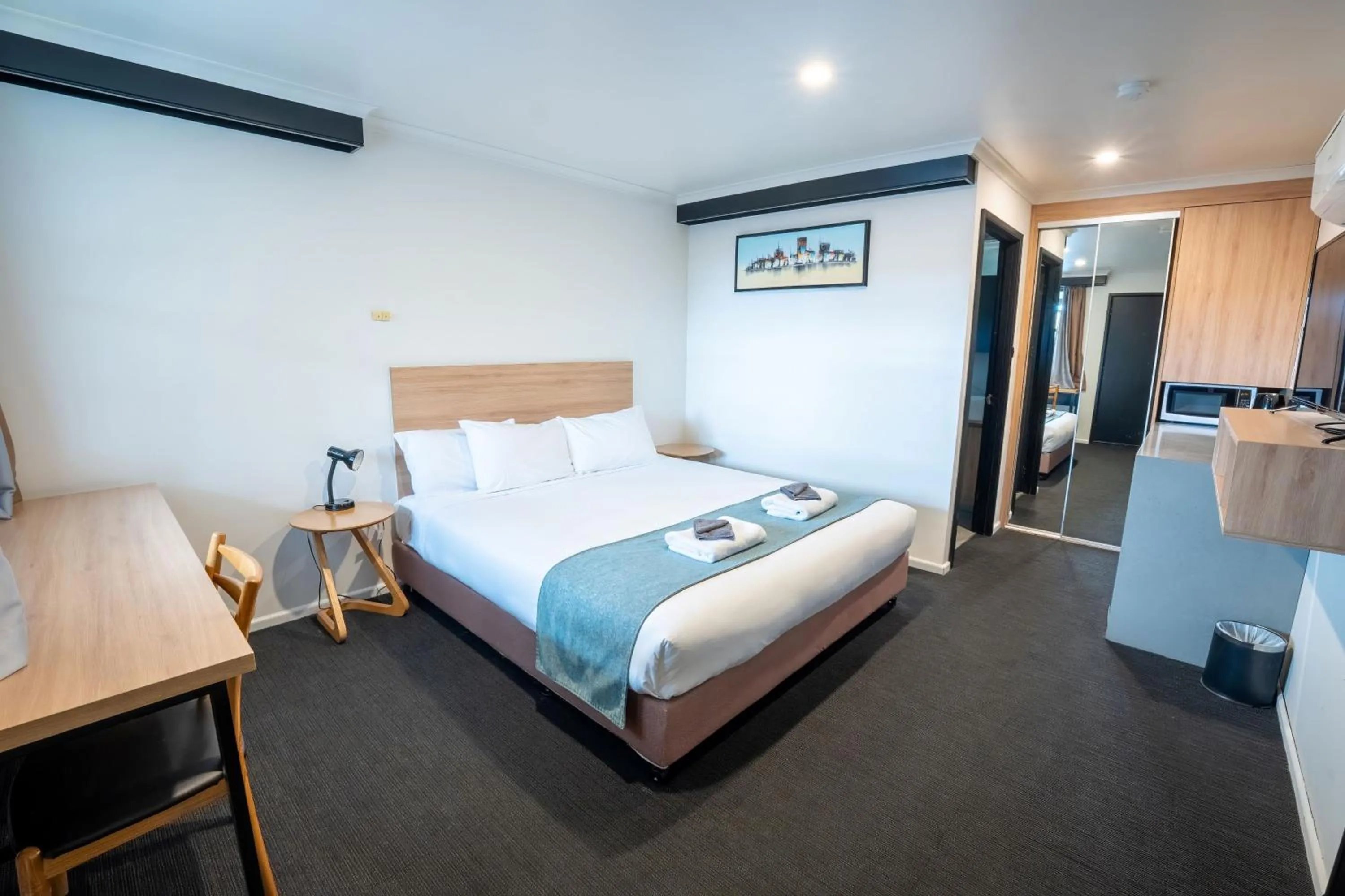 Bed in Olde Tudor Hotel