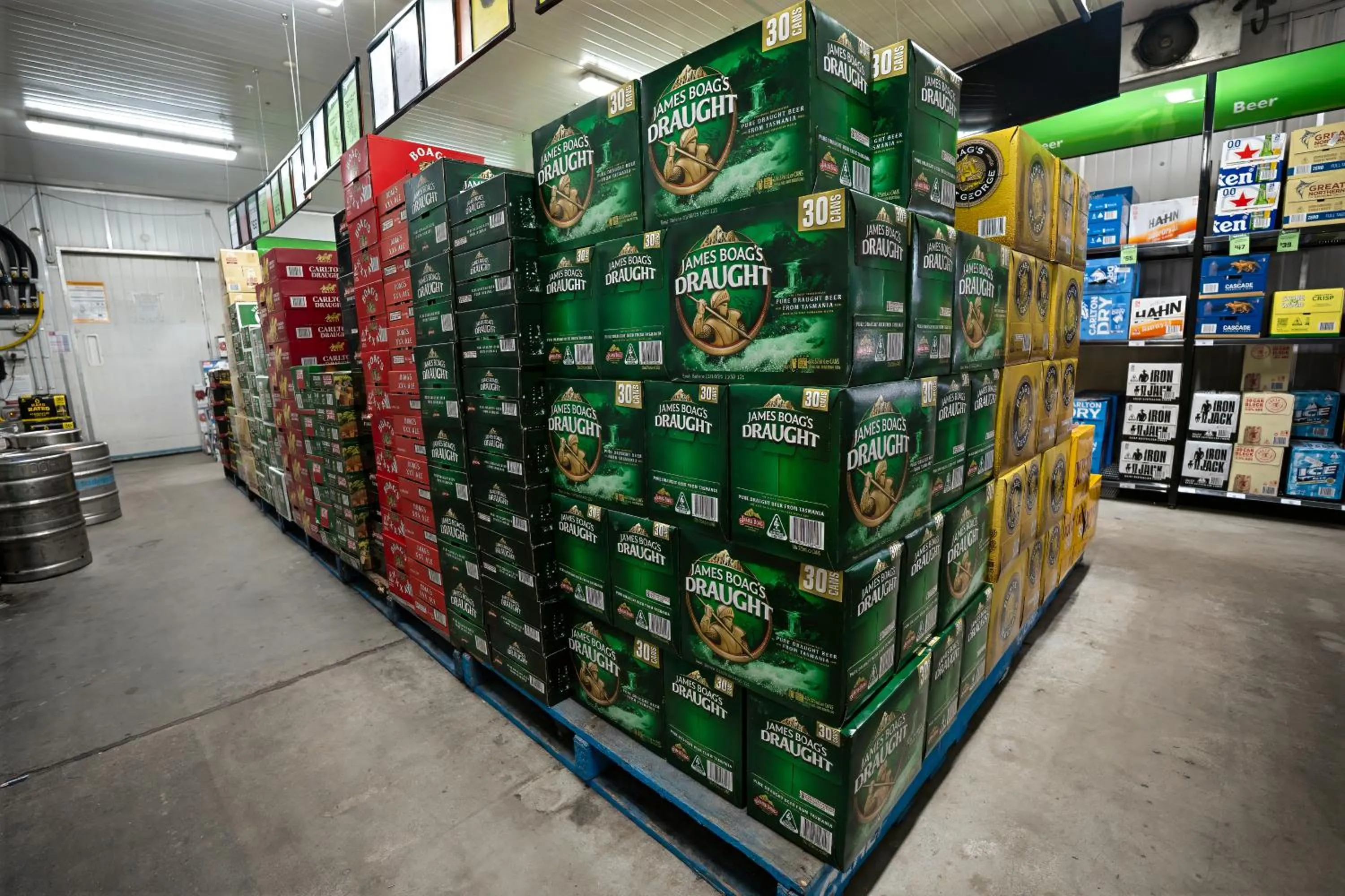 Alcoholic drinks in Olde Tudor Hotel