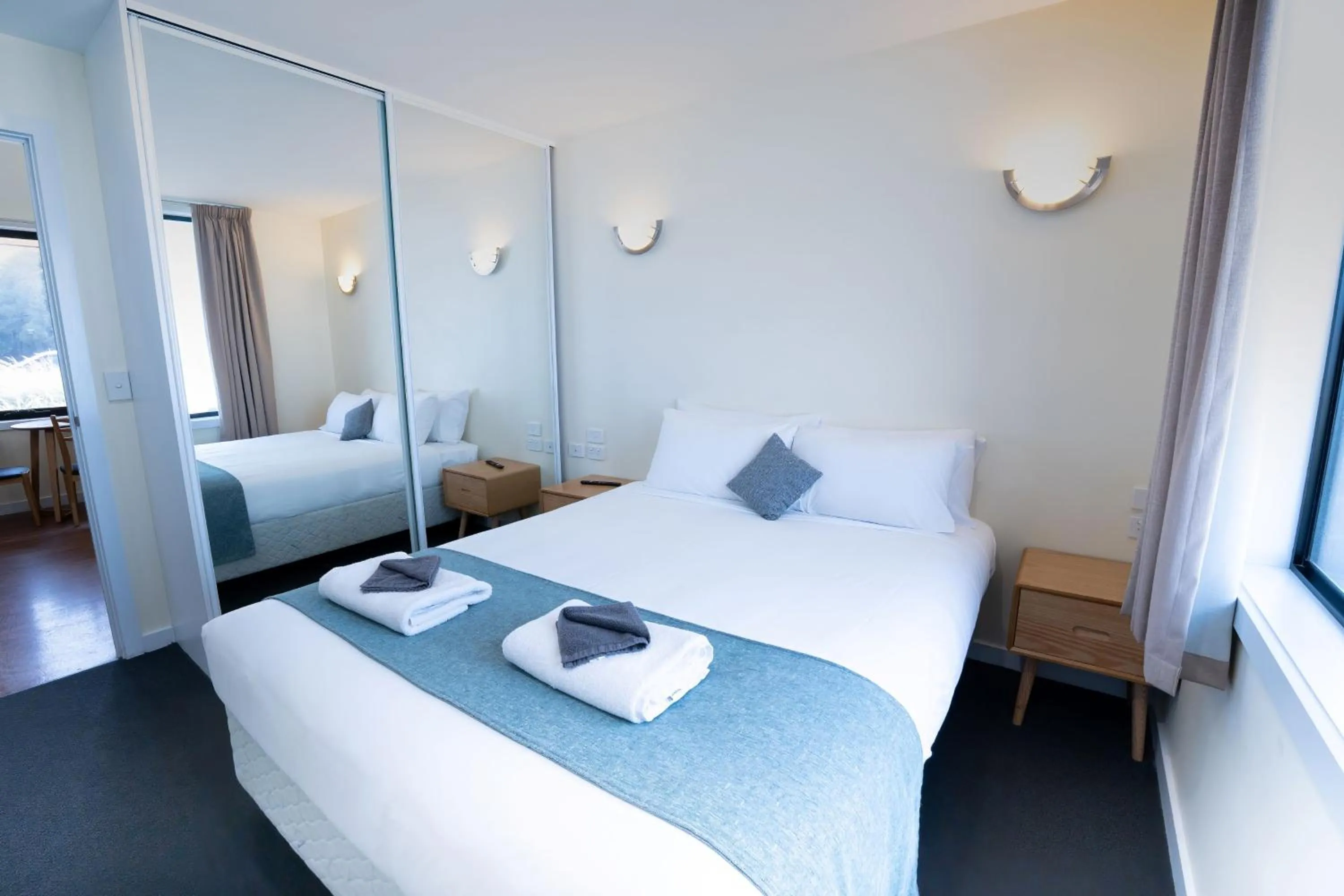 Bed in Olde Tudor Hotel