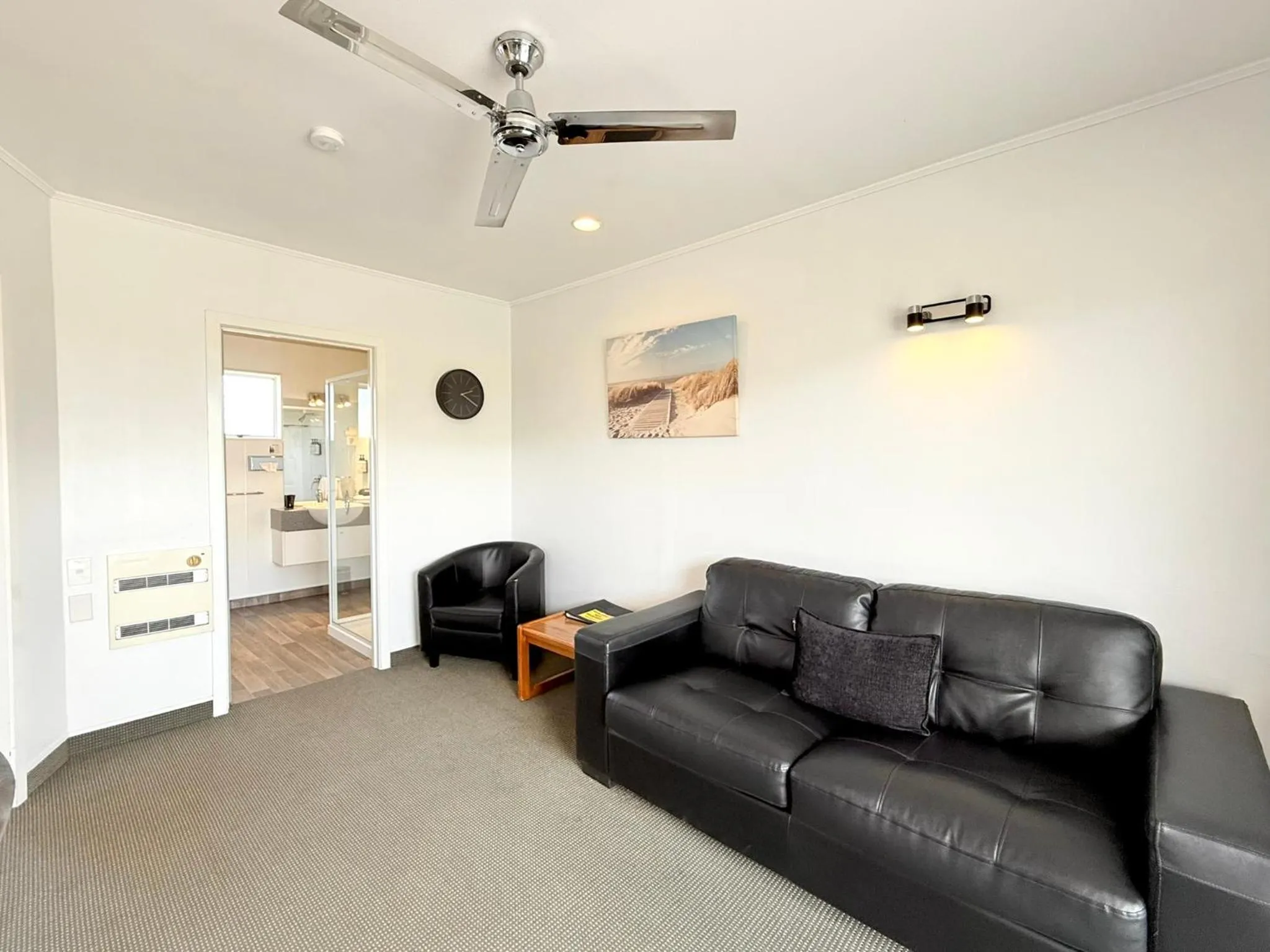 Living room in ASURE Fountain Resort Motel