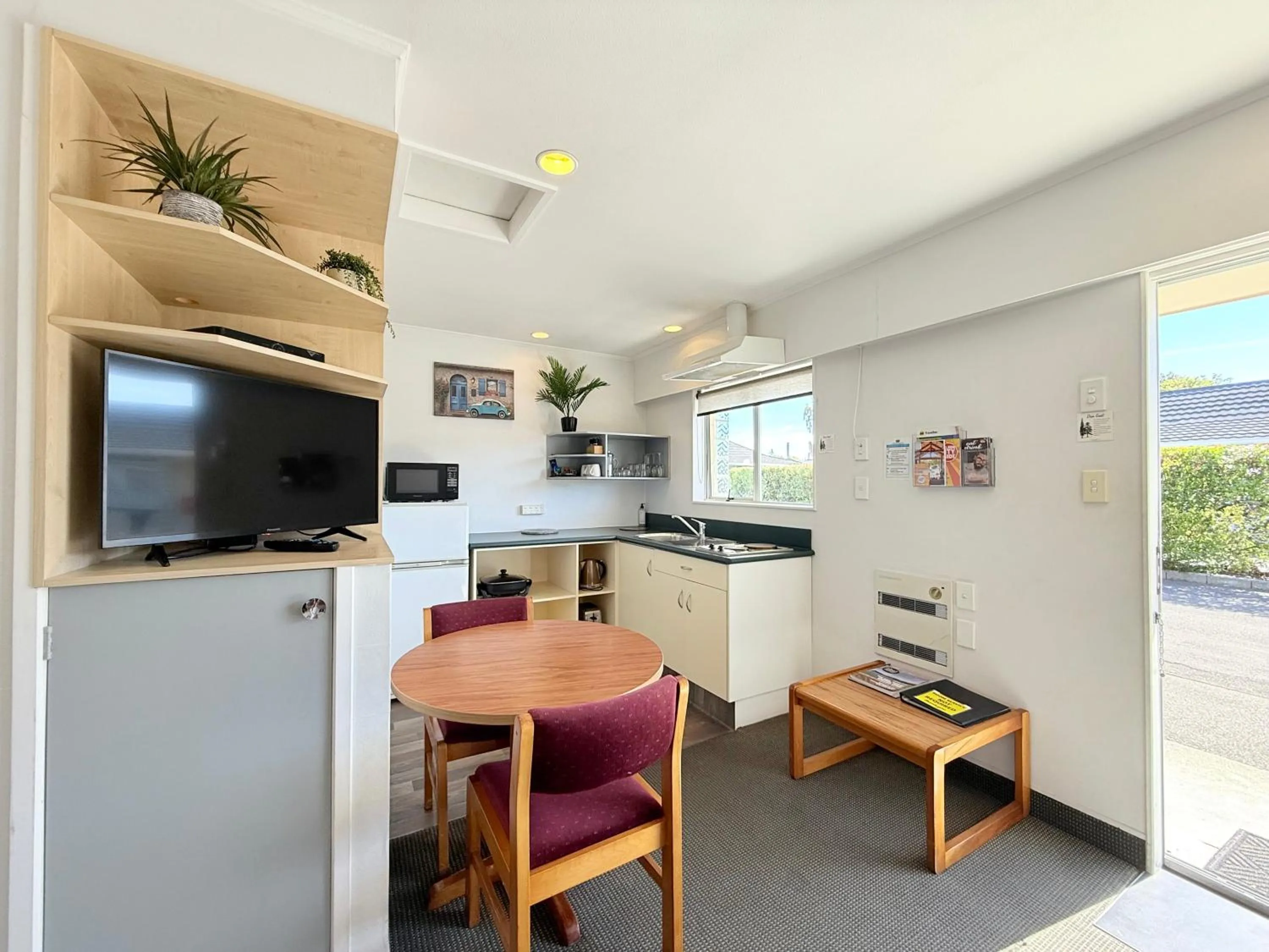 Kitchen or kitchenette in ASURE Fountain Resort Motel