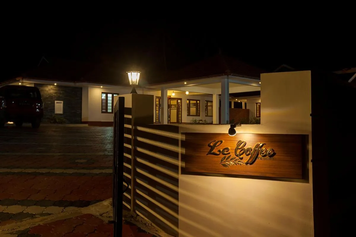 Facade/entrance in Le Coffee Resort