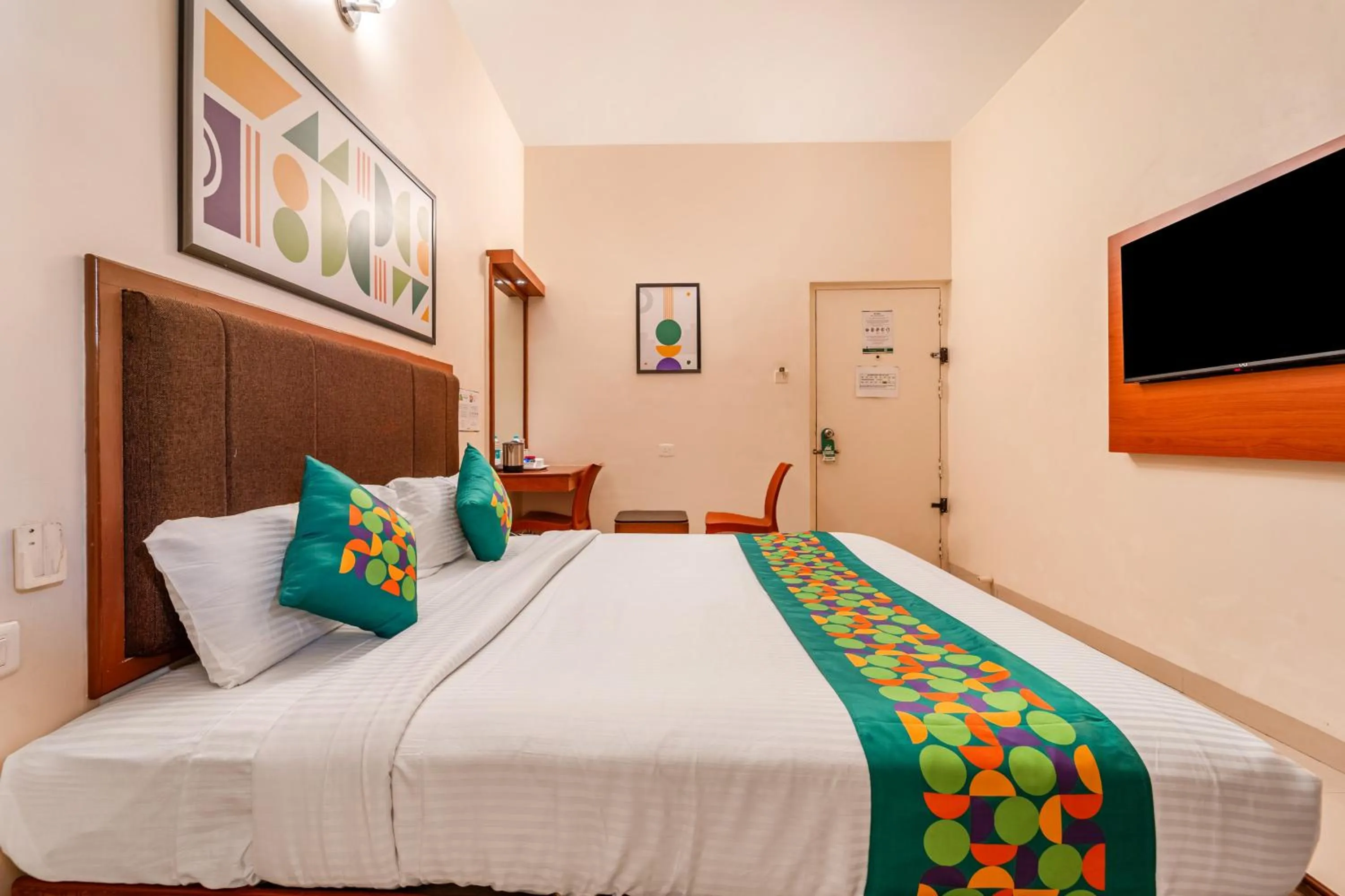 Bedroom, Bed in Treebo Sam Residency