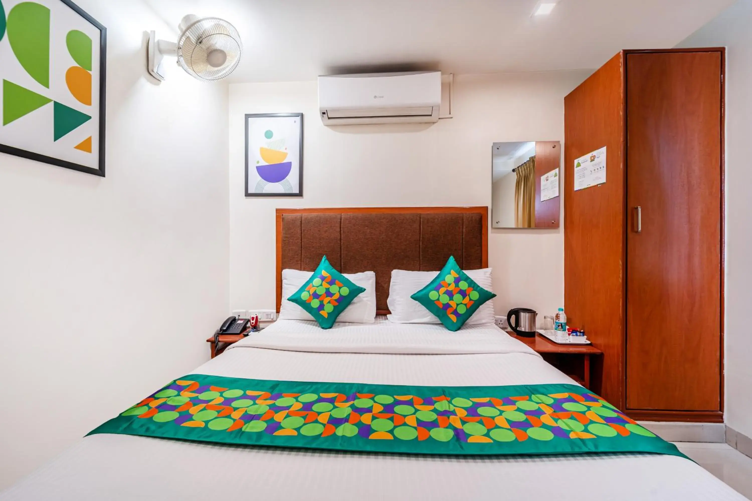 Bedroom, Bed in Treebo Sam Residency Bedroom, Bed in Treebo Sam Residency