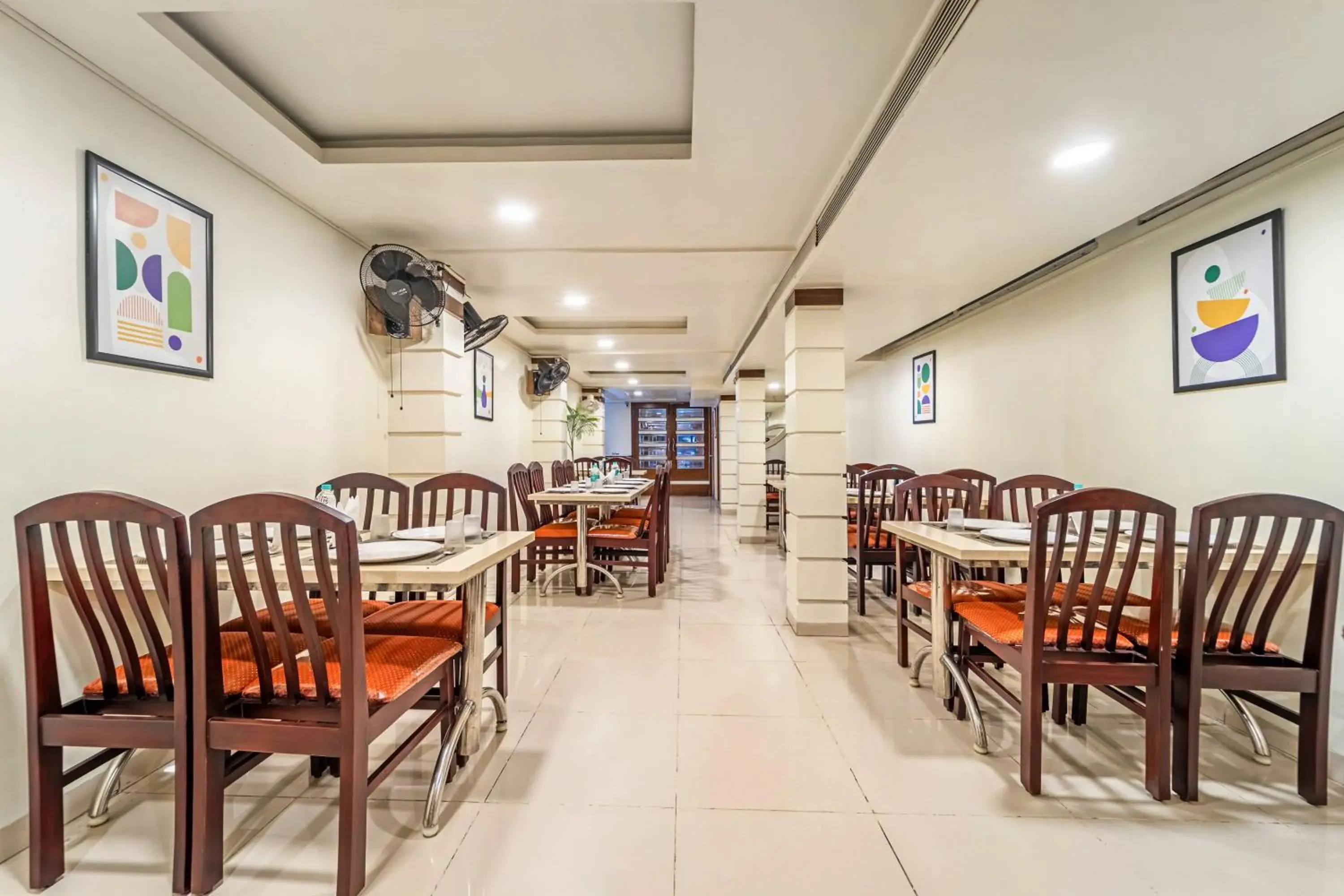 Restaurant/places to eat in Treebo Sam Residency Restaurant/places to eat in Treebo Sam Residency