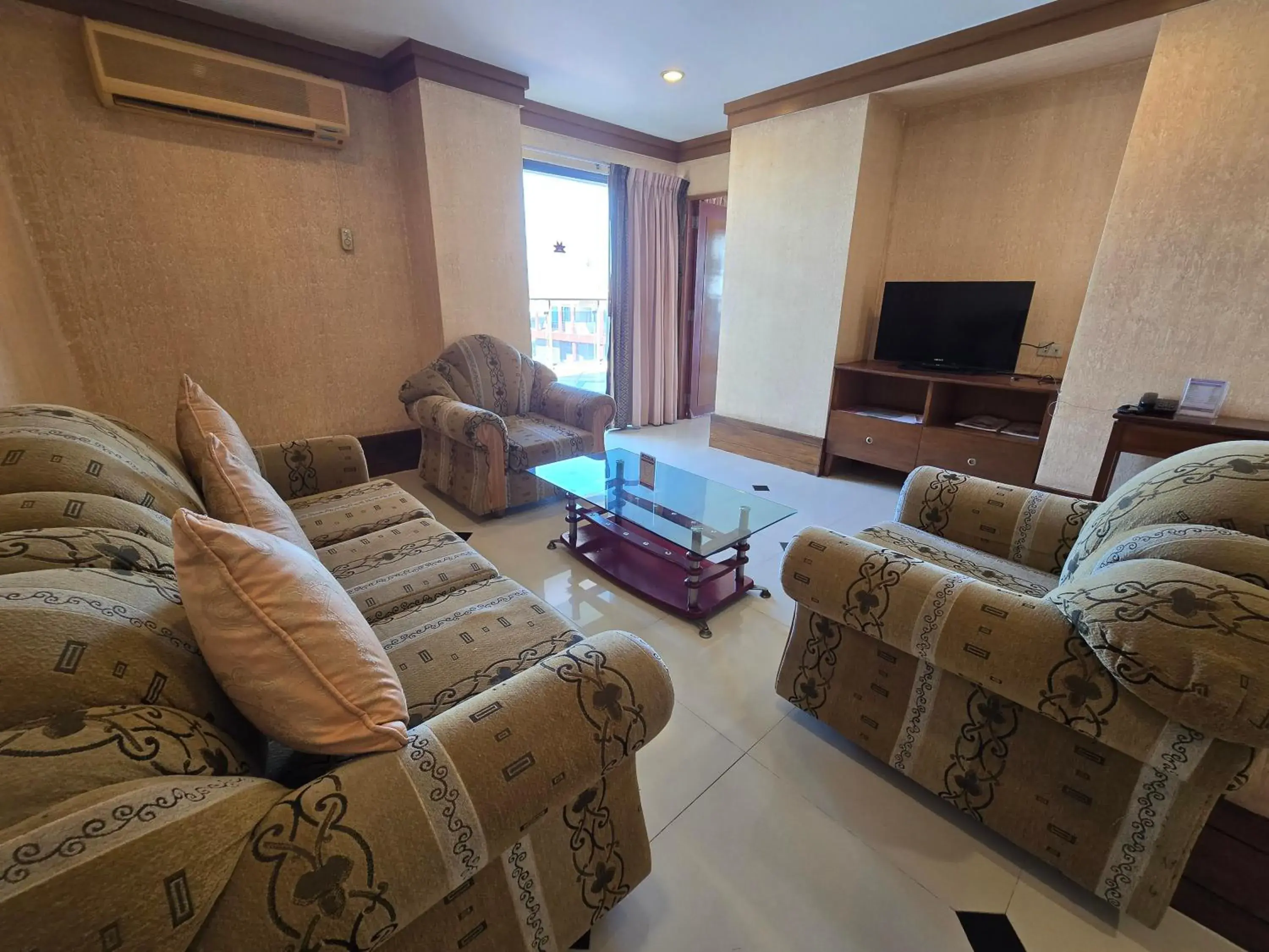 Living room in Mike Beach Resort Living room in Mike Beach Resort