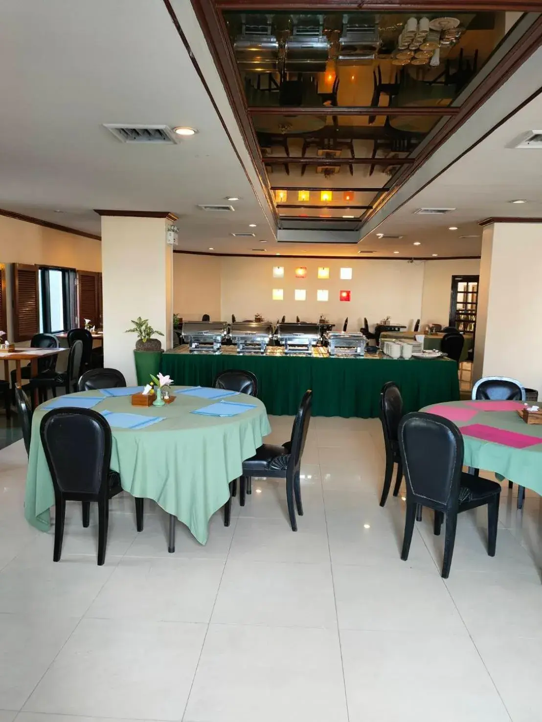 Restaurant/places to eat in Mike Beach Resort Restaurant/places to eat in Mike Beach Resort