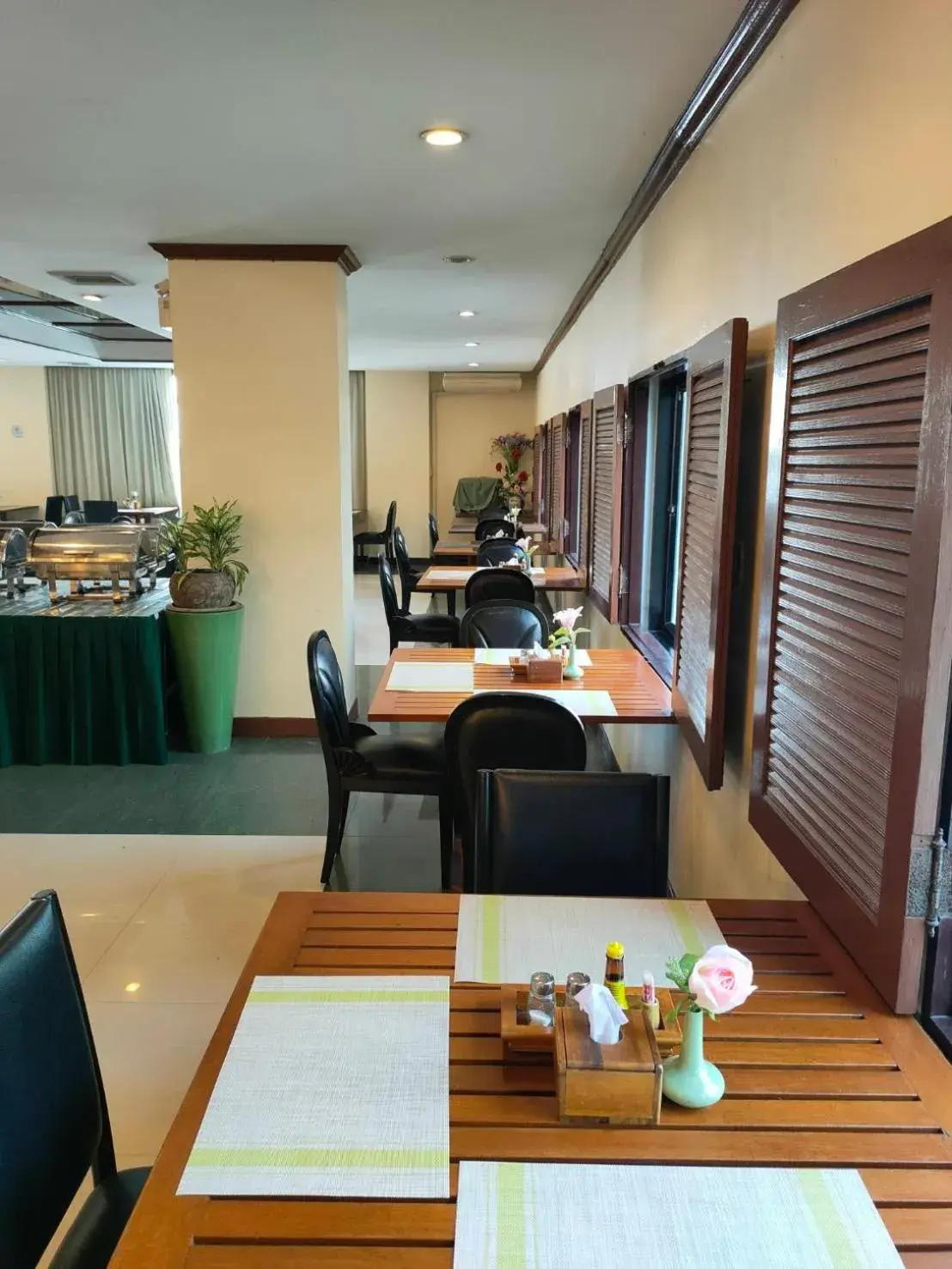 Restaurant/places to eat in Mike Beach Resort Restaurant/places to eat in Mike Beach Resort