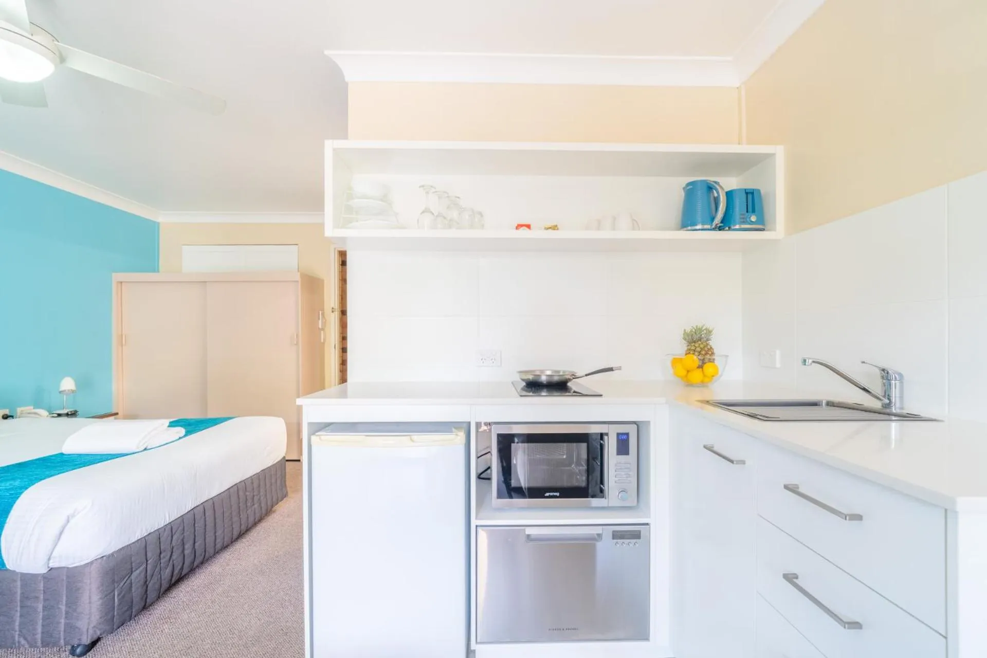 Bed in Byron Bayside Central Studio Apartments