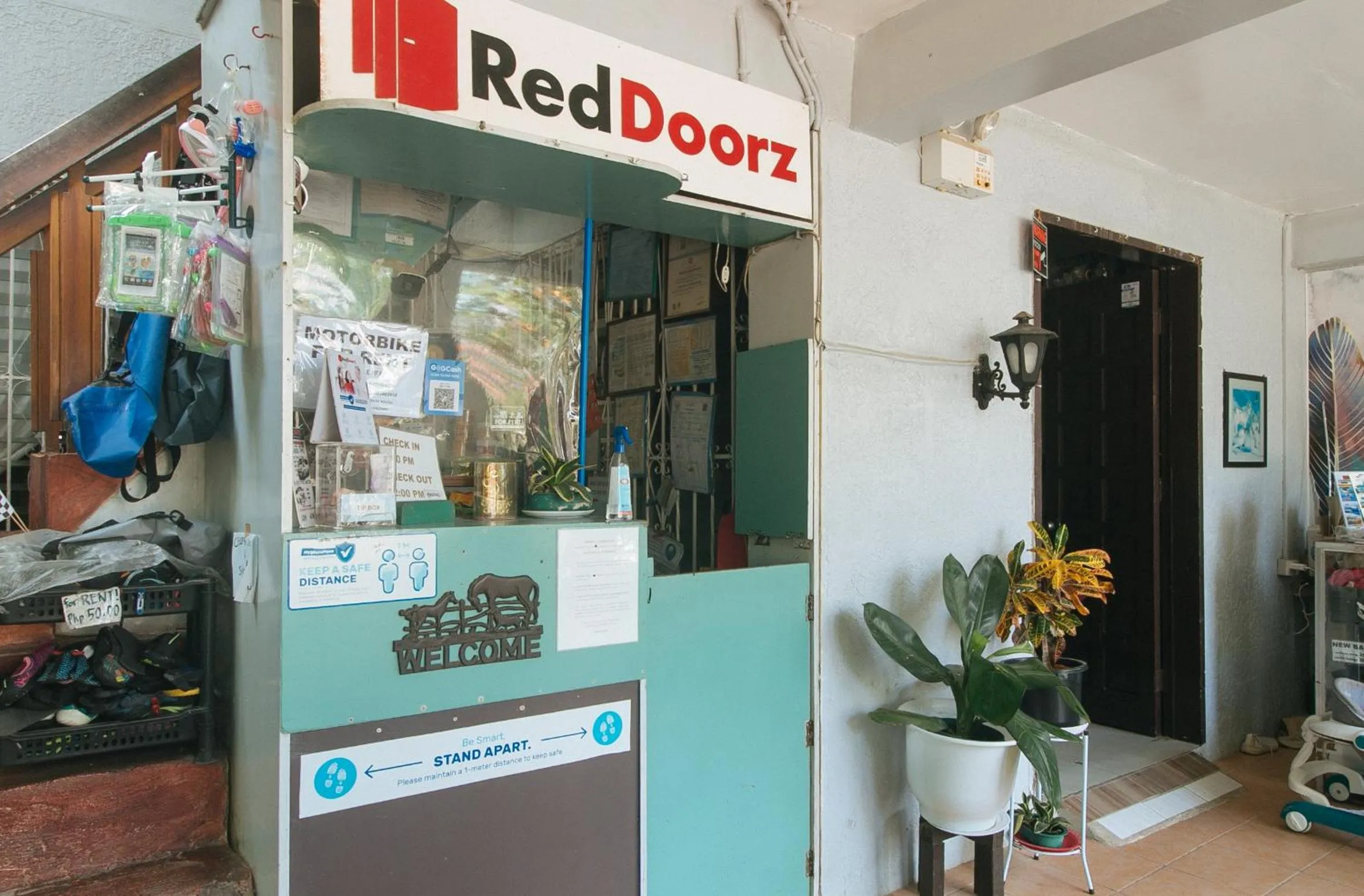 Lobby or reception in RedDoorz at Bunakidz Lodge El Nido Palawan