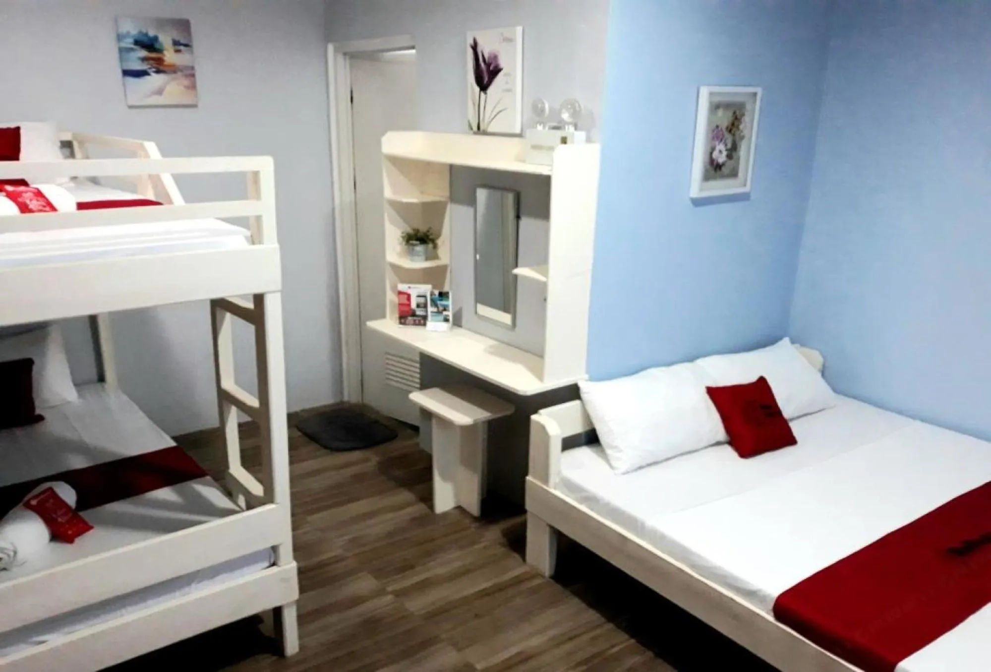 Photo of the whole room, Bed in RedDoorz at Bunakidz Lodge El Nido Palawan