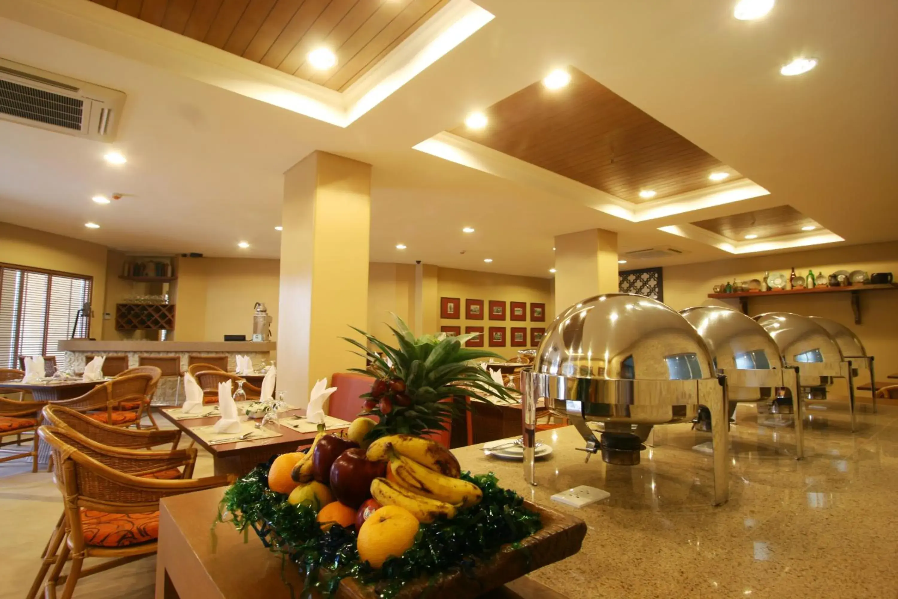 Restaurant/places to eat in Crown Regency Prince Resort Restaurant/places to eat in Crown Regency Prince Resort
