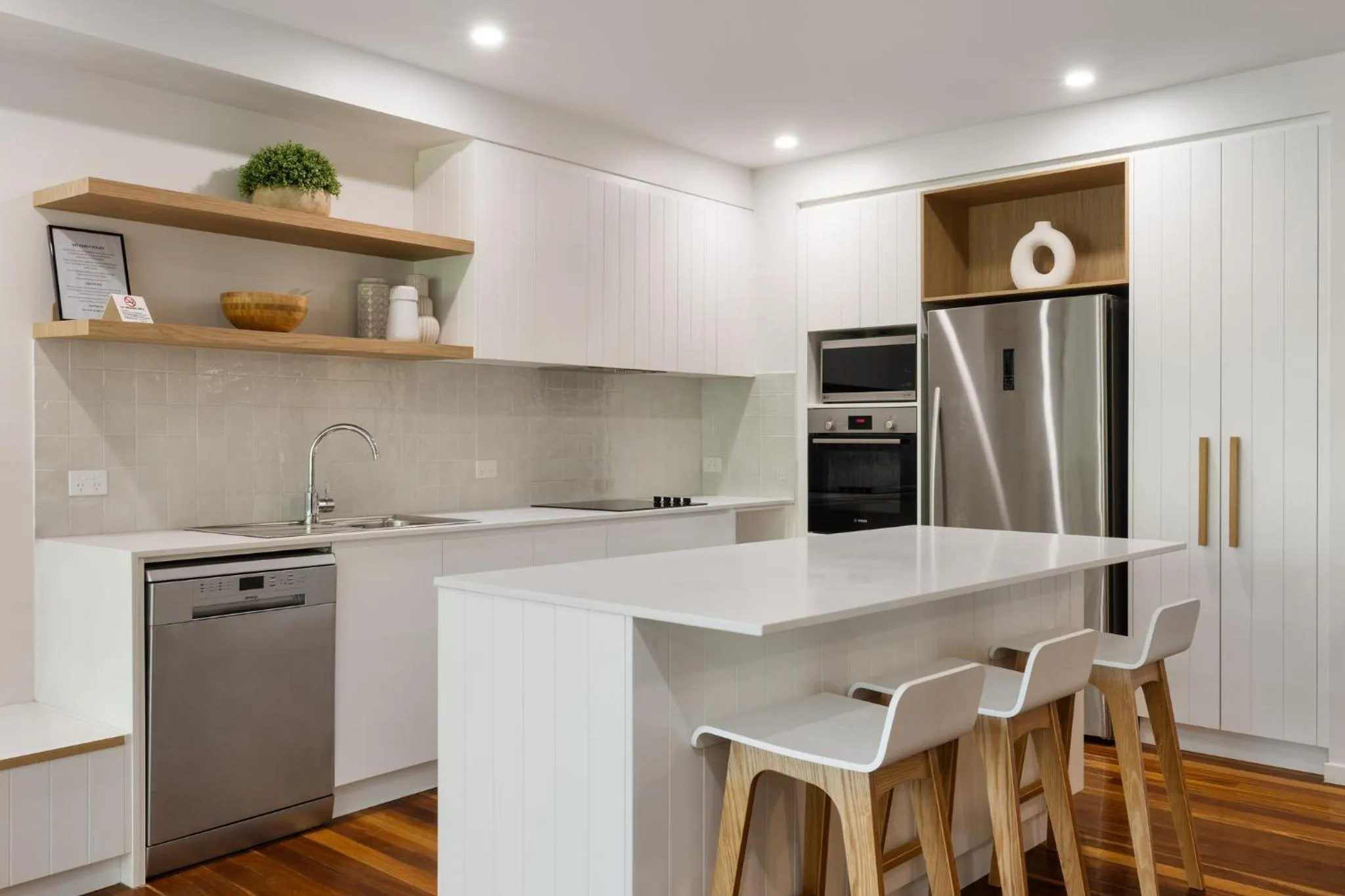 Kitchen or kitchenette in East On Byron Bay Apartments