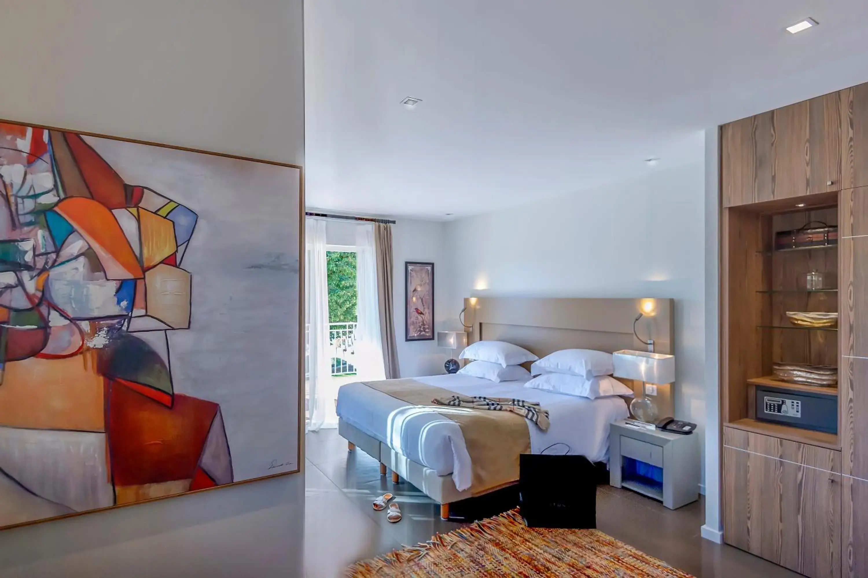 Deluxe Room with Terrace in Hôtel Golf & Spa Château de la Bégude The Originals Collection Deluxe Room with Terrace in Hôtel Golf & Spa Château de la Bégude The Originals Collection