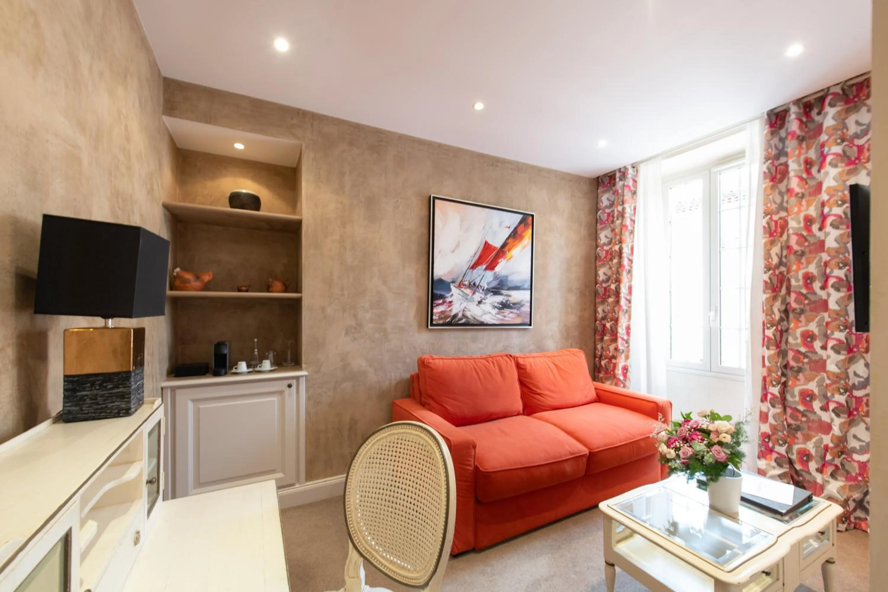 Seating area in Hôtel Golf & Spa Château de la Bégude The Originals Collection