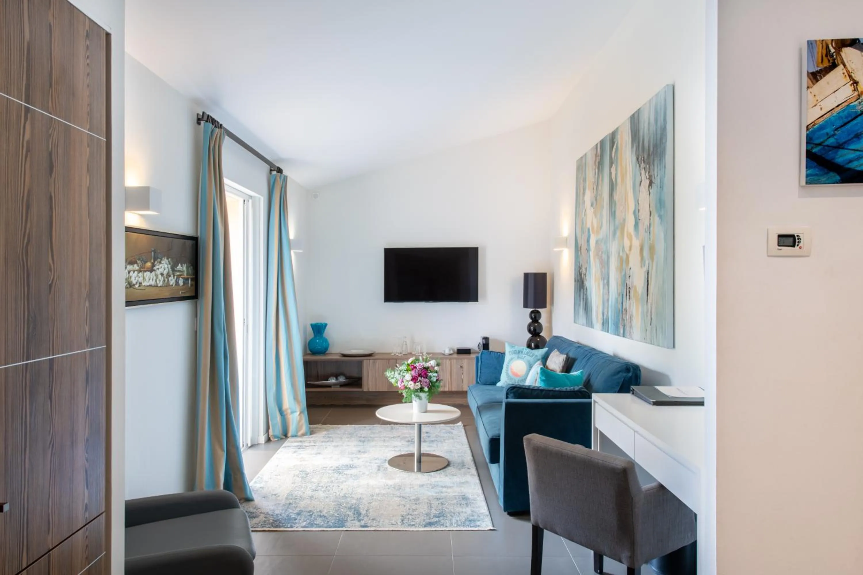 Seating area in Hôtel Golf & Spa Château de la Bégude The Originals Collection