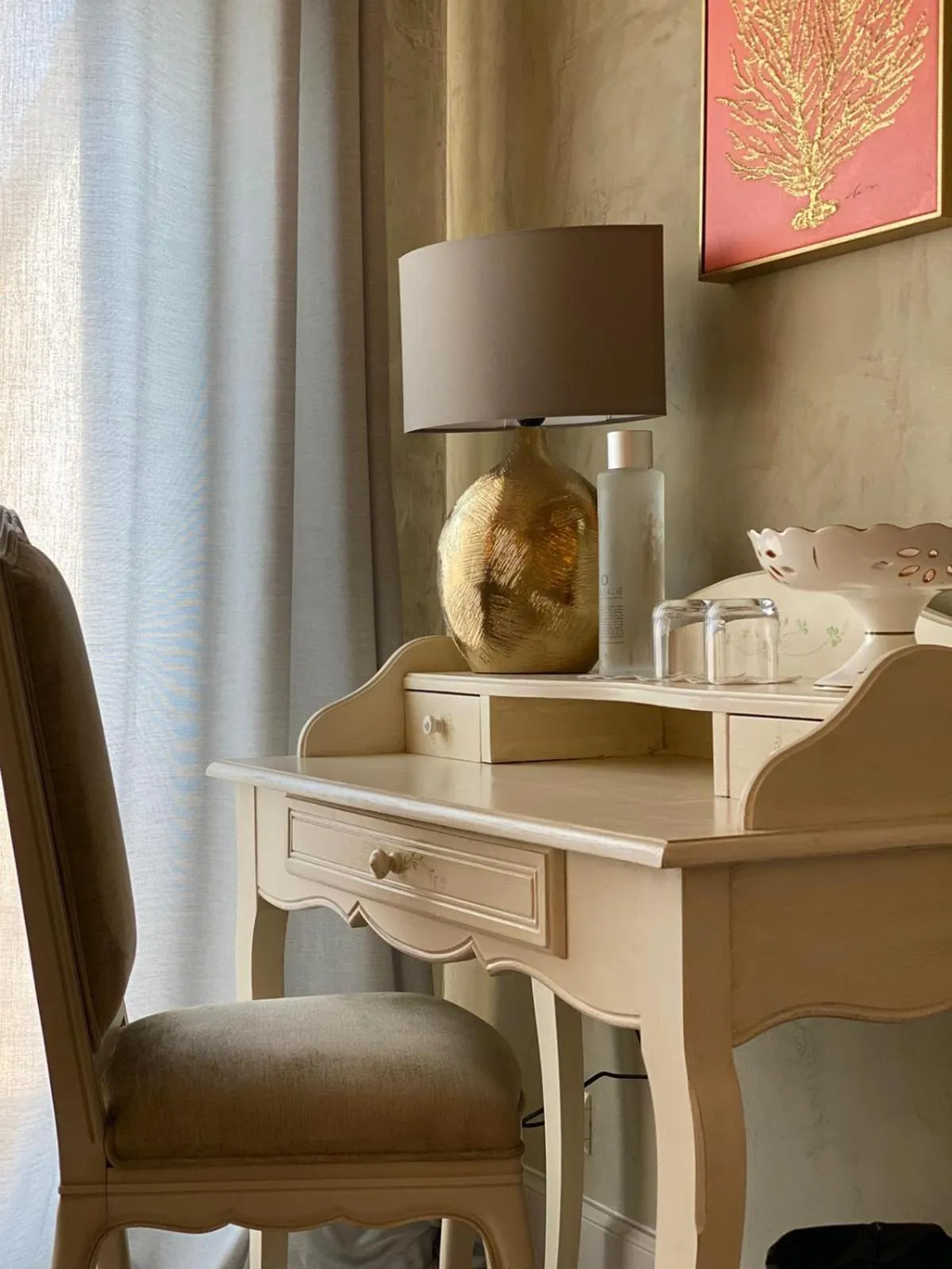 Seating area in Hôtel Golf & Spa Château de la Bégude The Originals Collection