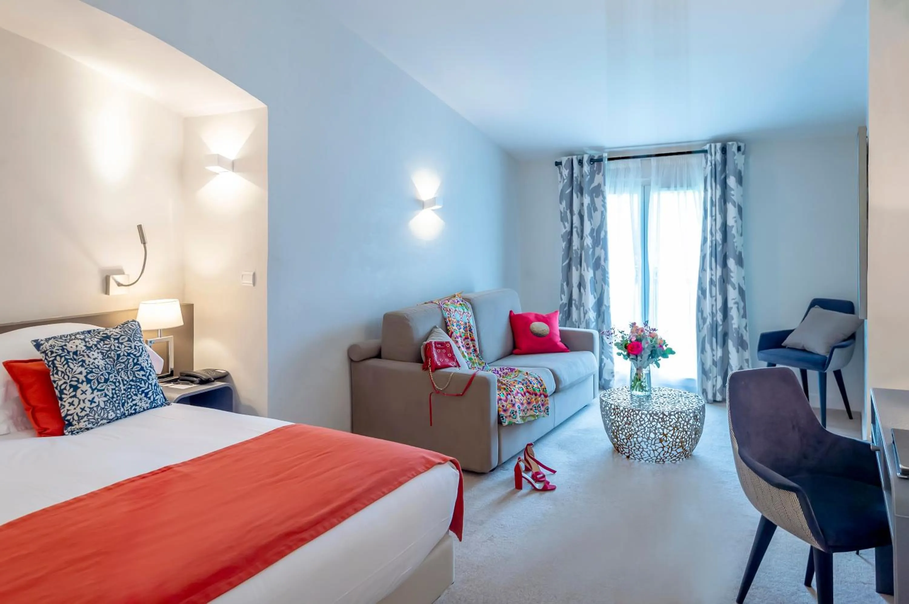 Photo of the whole room, Bed in Hôtel Golf & Spa Château de la Bégude The Originals Collection