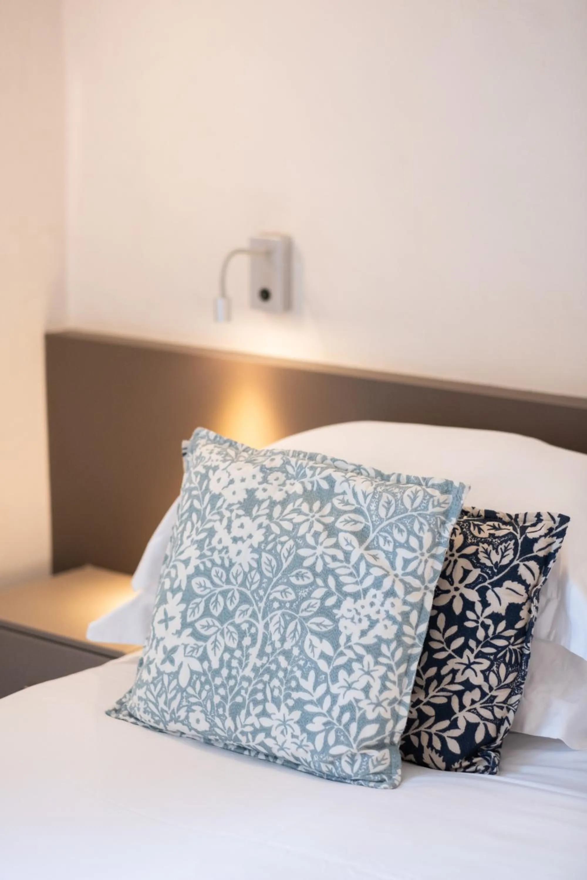 Decorative detail, Bed in Hôtel Golf & Spa Château de la Bégude The Originals Collection