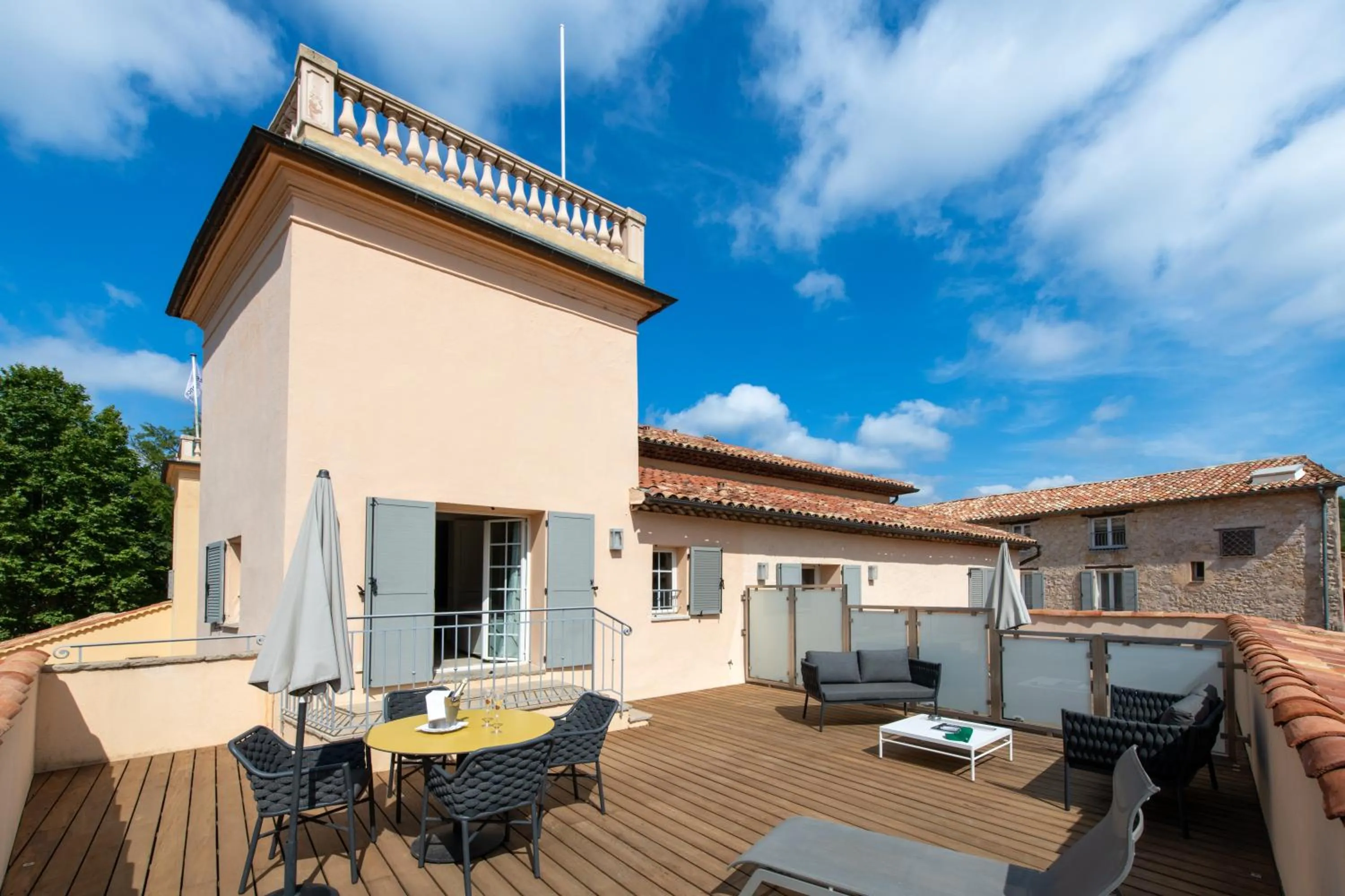 Balcony/Terrace in Hôtel Golf & Spa Château de la Bégude The Originals Collection